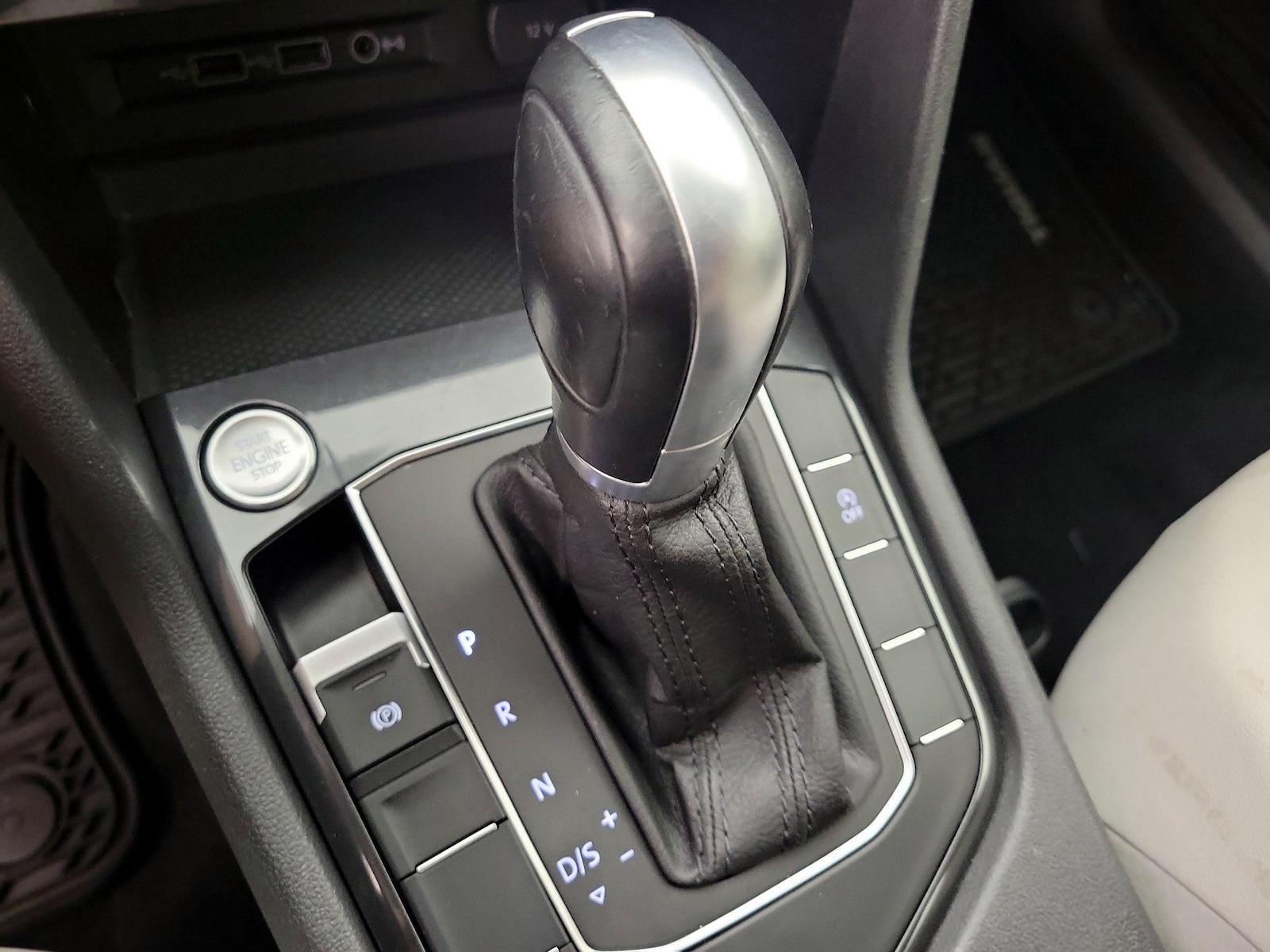 2019 Volkswagen Tiguan SE - Photo 18