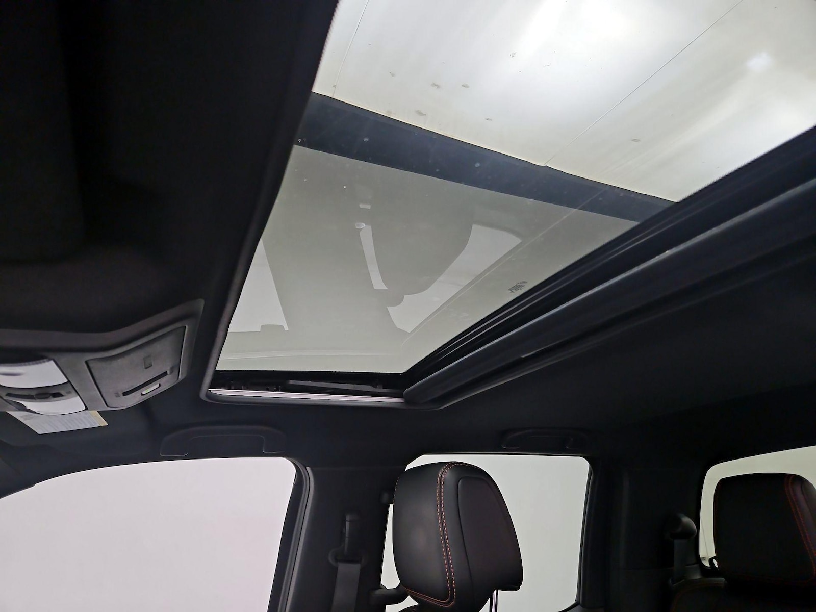 Sunroof(s) & Overhead Airbags