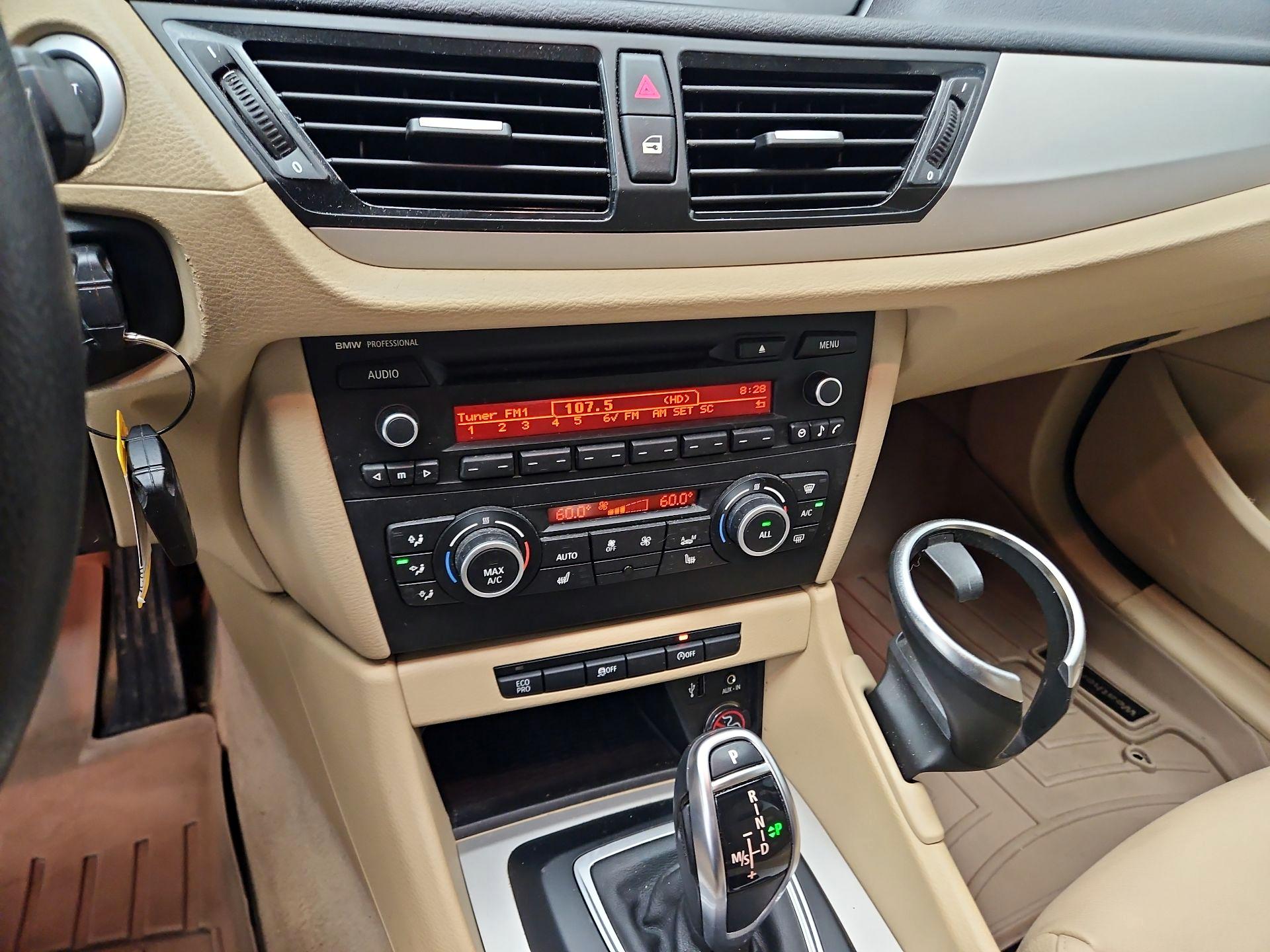 Thumbnail: 2015 BMW X1 - 14