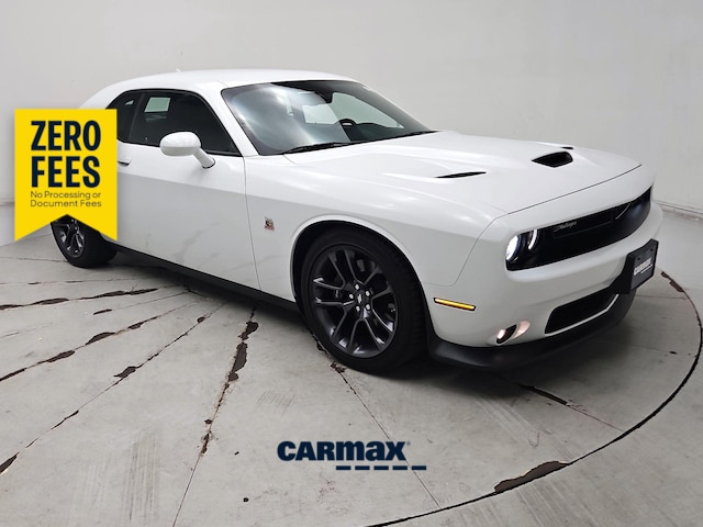 White 2023 Dodge Challenger Coupe Rear-Wheel Drive 6-Speed Manual