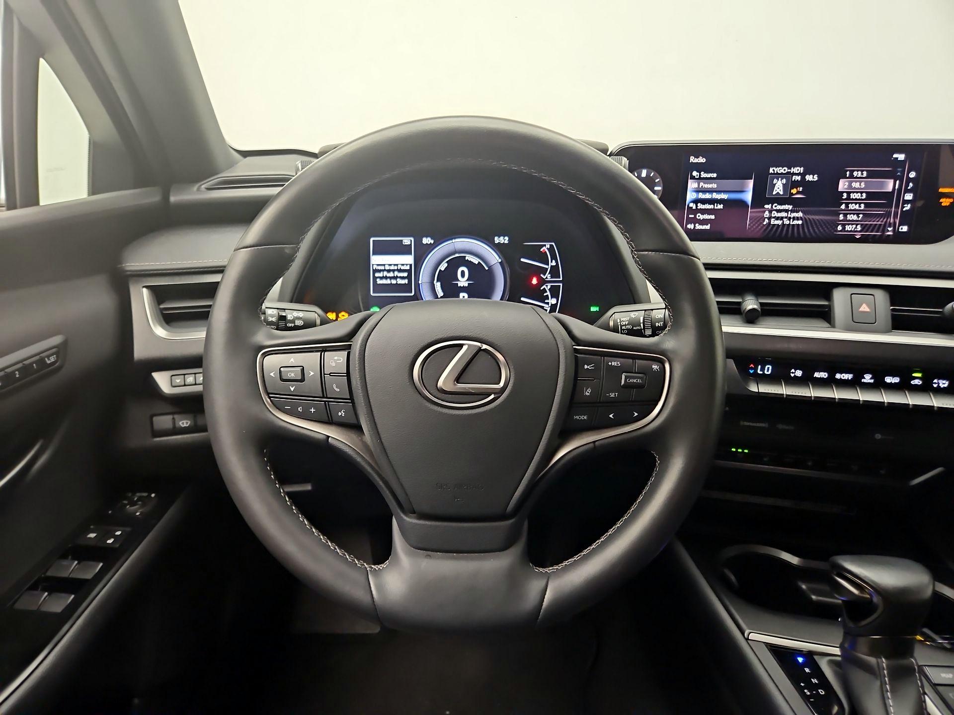 Thumbnail: 2021 Lexus UX - 10