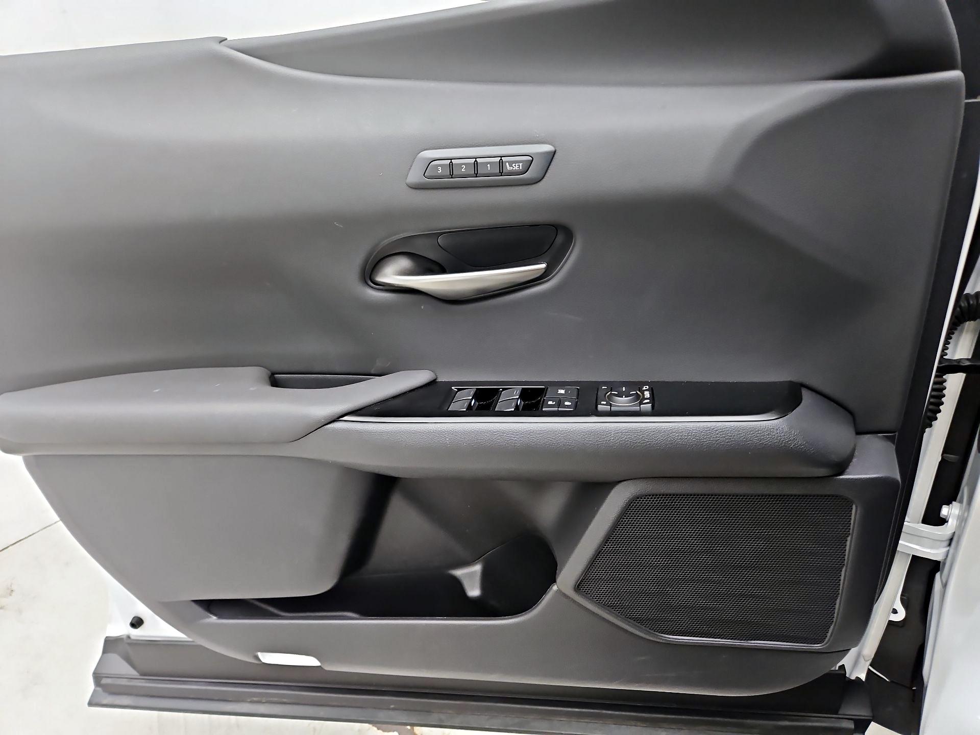 Thumbnail: 2021 Lexus UX - 12