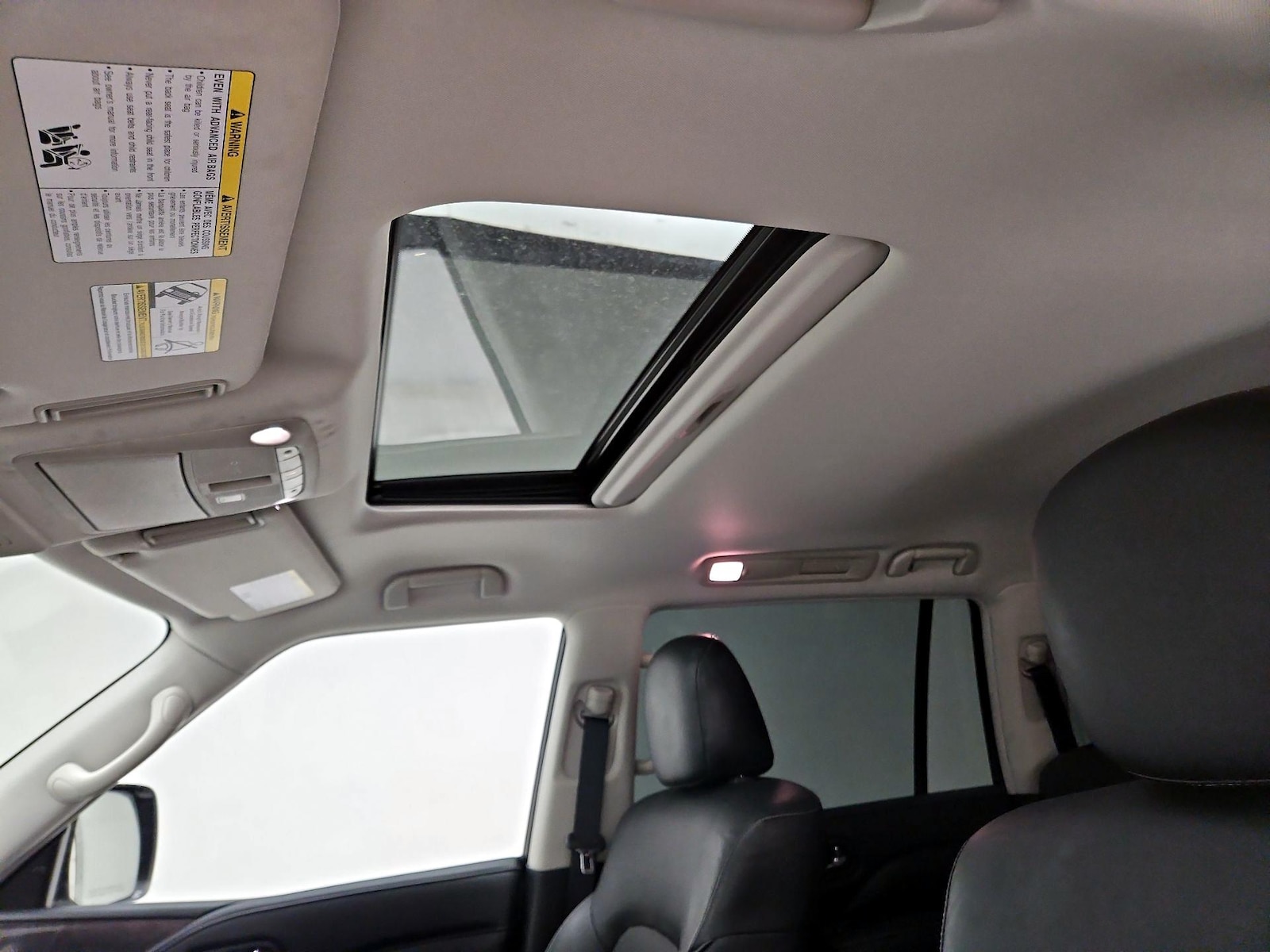 Sunroof(s) & Overhead Airbags