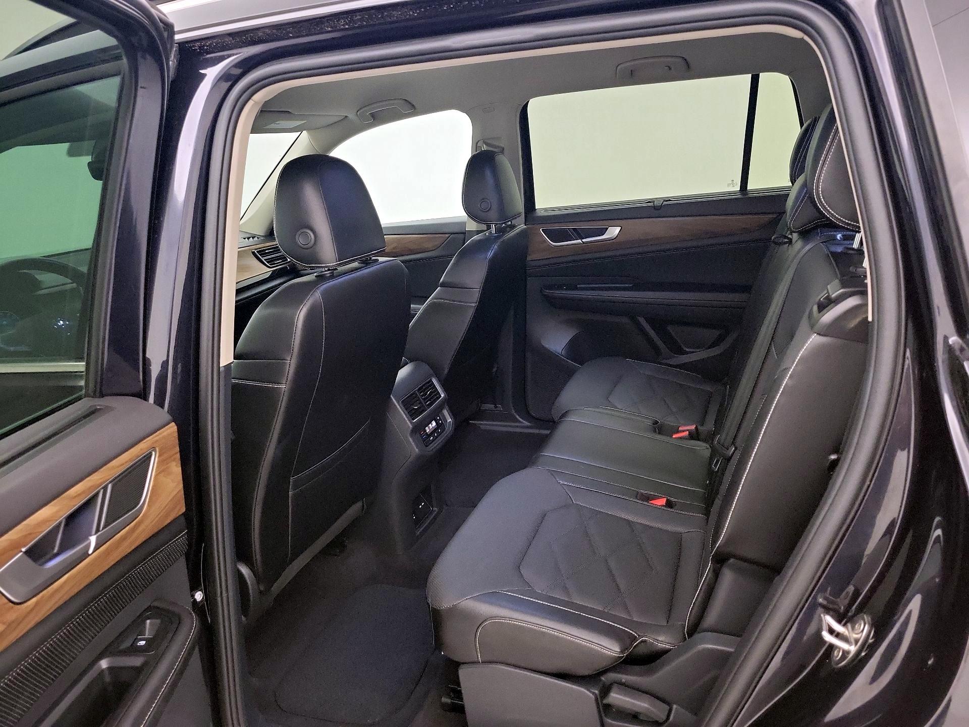 Thumbnail: 2024 Volkswagen Atlas - 19