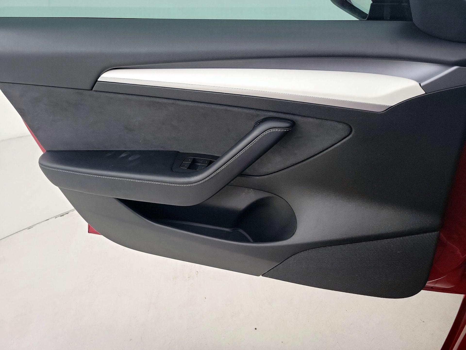 Thumbnail: 2021 Tesla Model 3 - 12
