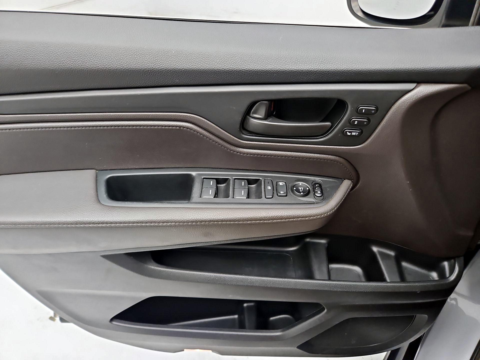 Thumbnail: 2019 Honda Odyssey - 12