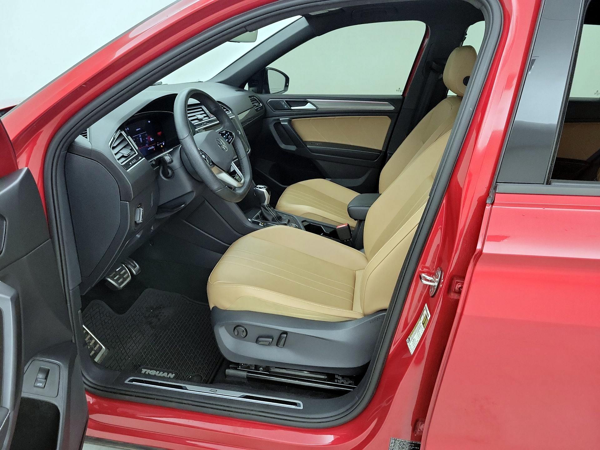Thumbnail: 2024 Volkswagen Tiguan - 11