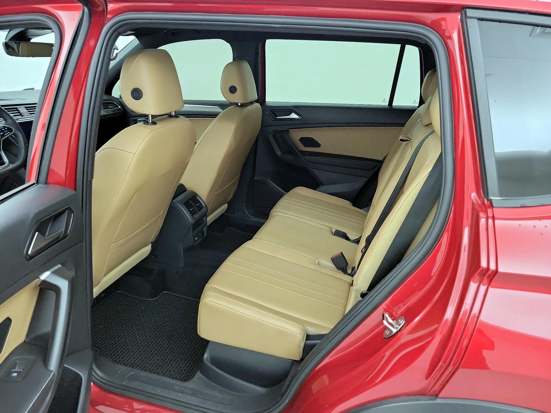 Thumbnail: 2024 Volkswagen Tiguan - 20