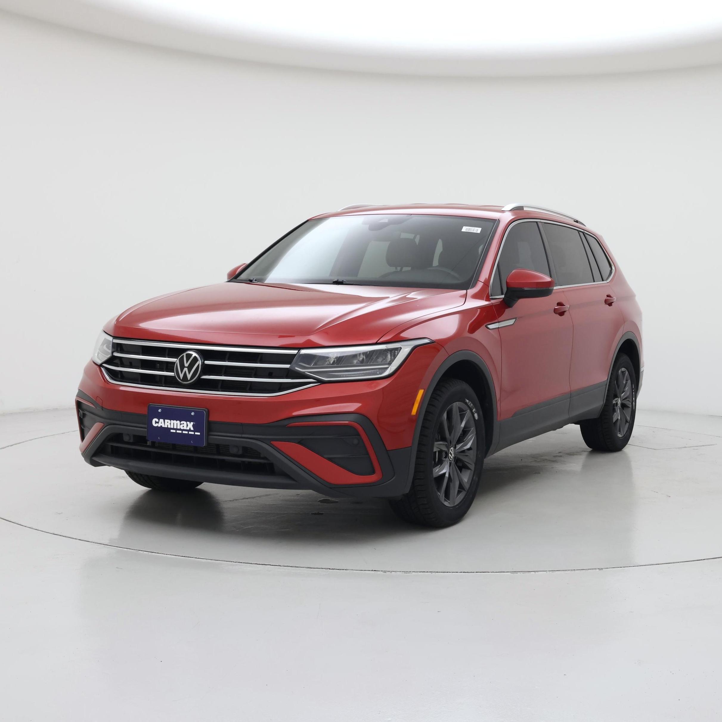 Thumbnail: 2023 Volkswagen Tiguan - 4