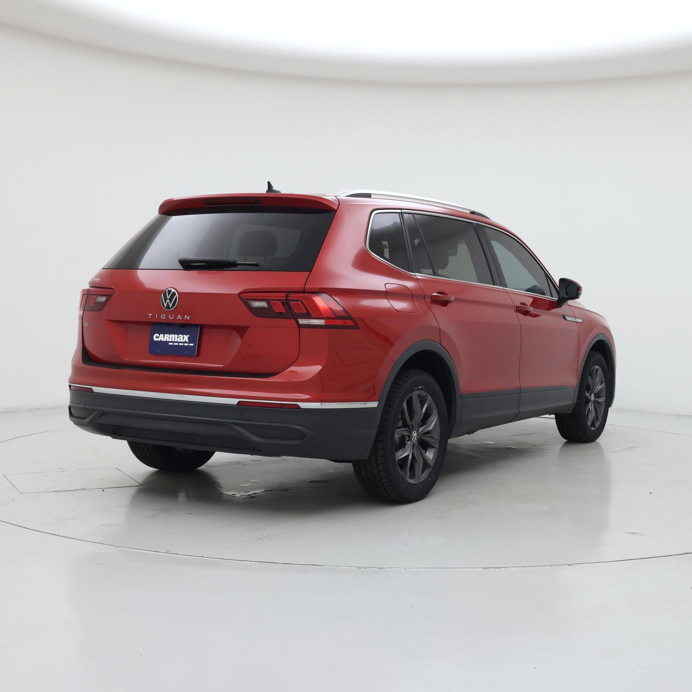 Thumbnail: 2023 Volkswagen Tiguan - 8