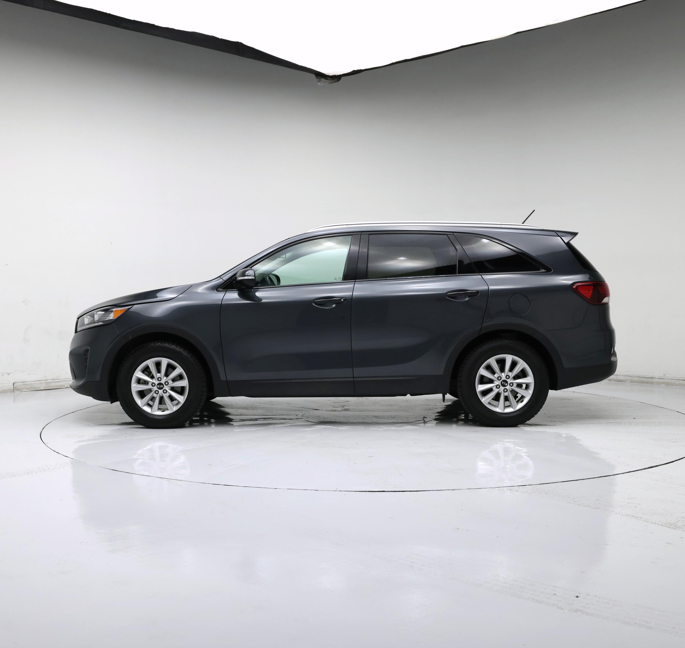 Thumbnail: 2020 Kia Sorento - 3