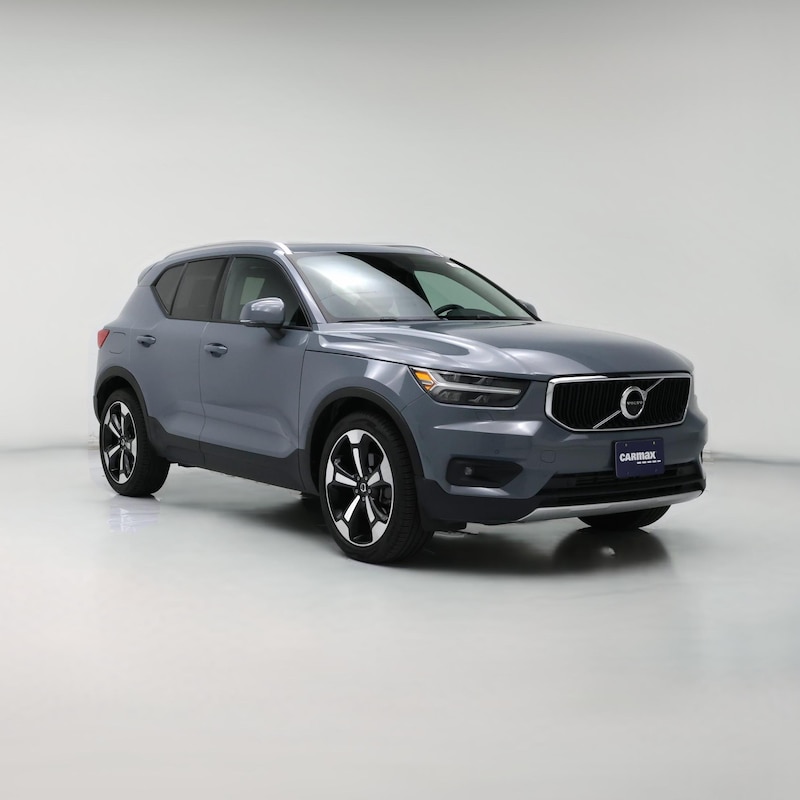 2022 Volvo XC40 T5 Momentum