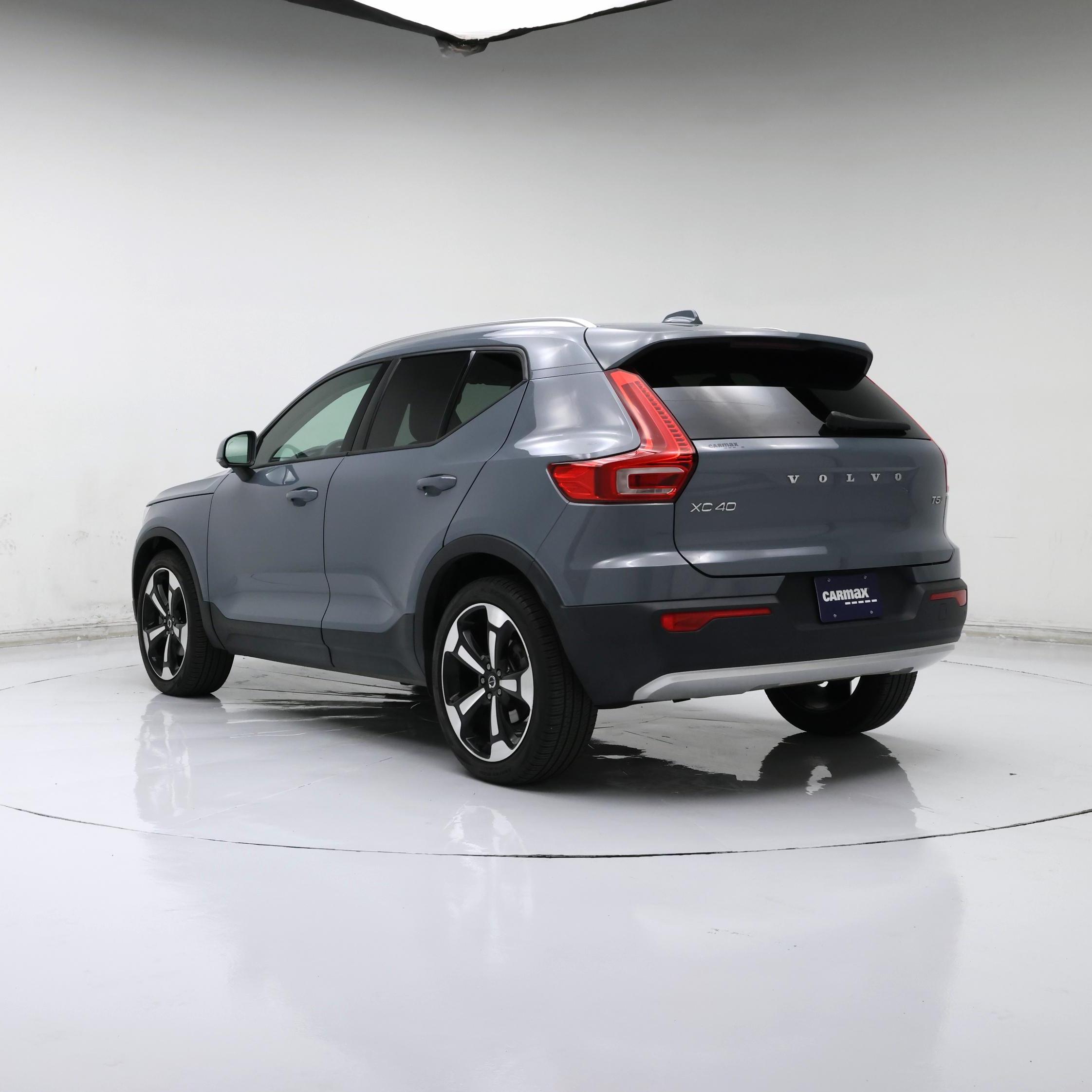 Thumbnail: 2022 Volvo XC40 - 2