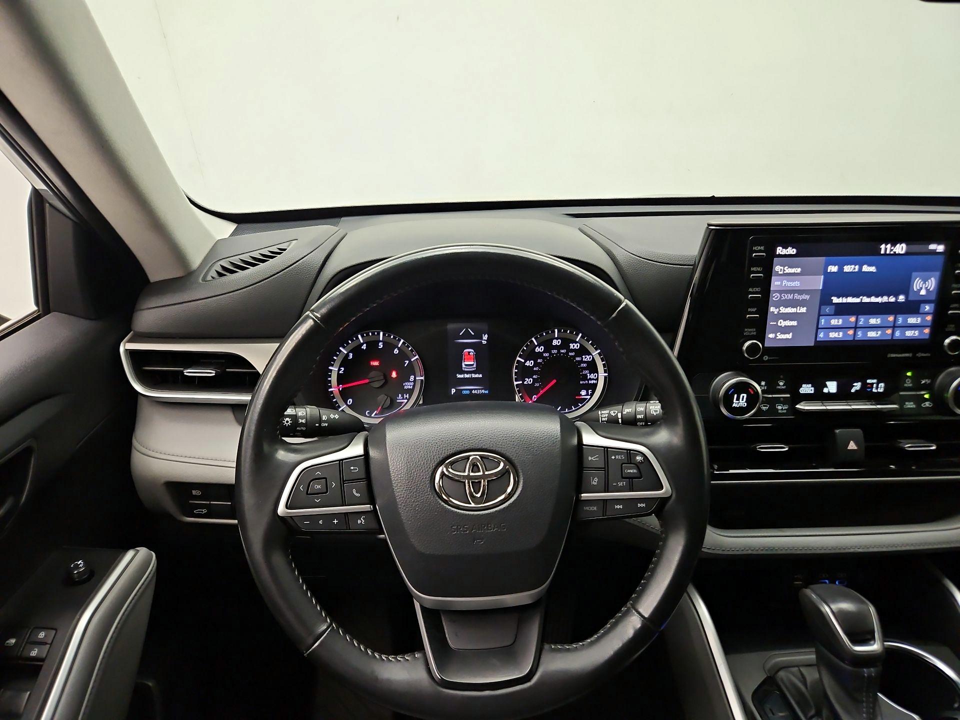 Thumbnail: 2022 Toyota Highlander - 10