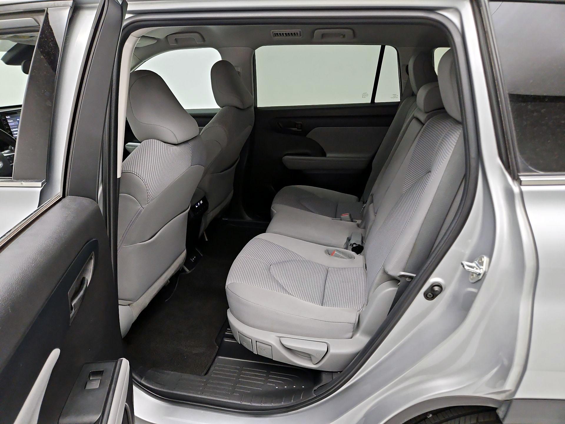 Thumbnail: 2022 Toyota Highlander - 19