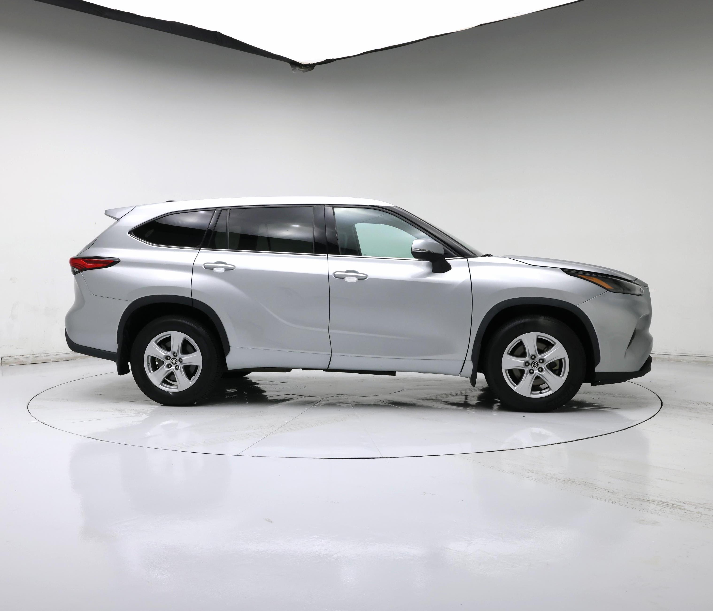 Thumbnail: 2022 Toyota Highlander - 7