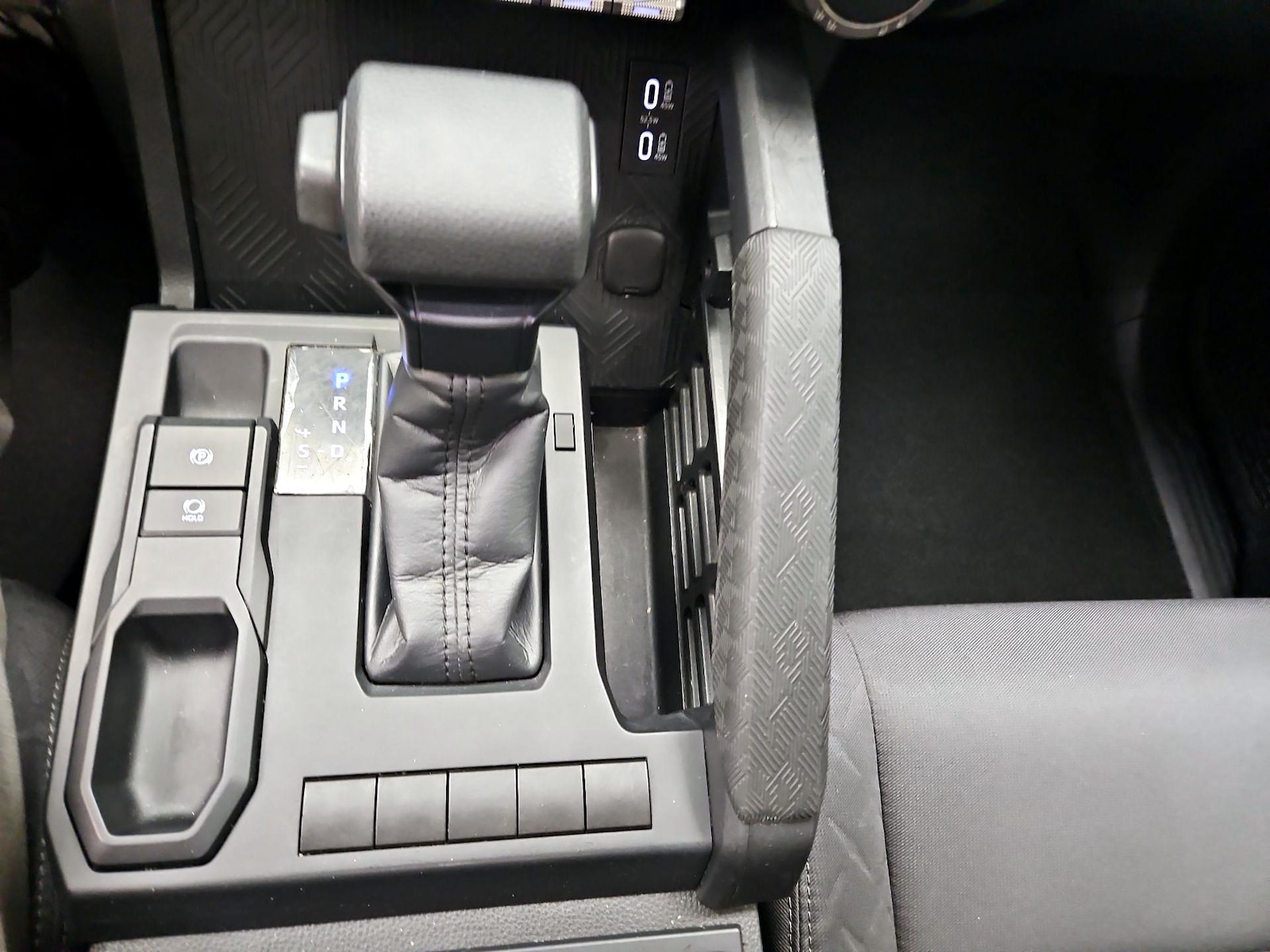 2025 Toyota Tacoma SR - Photo 19