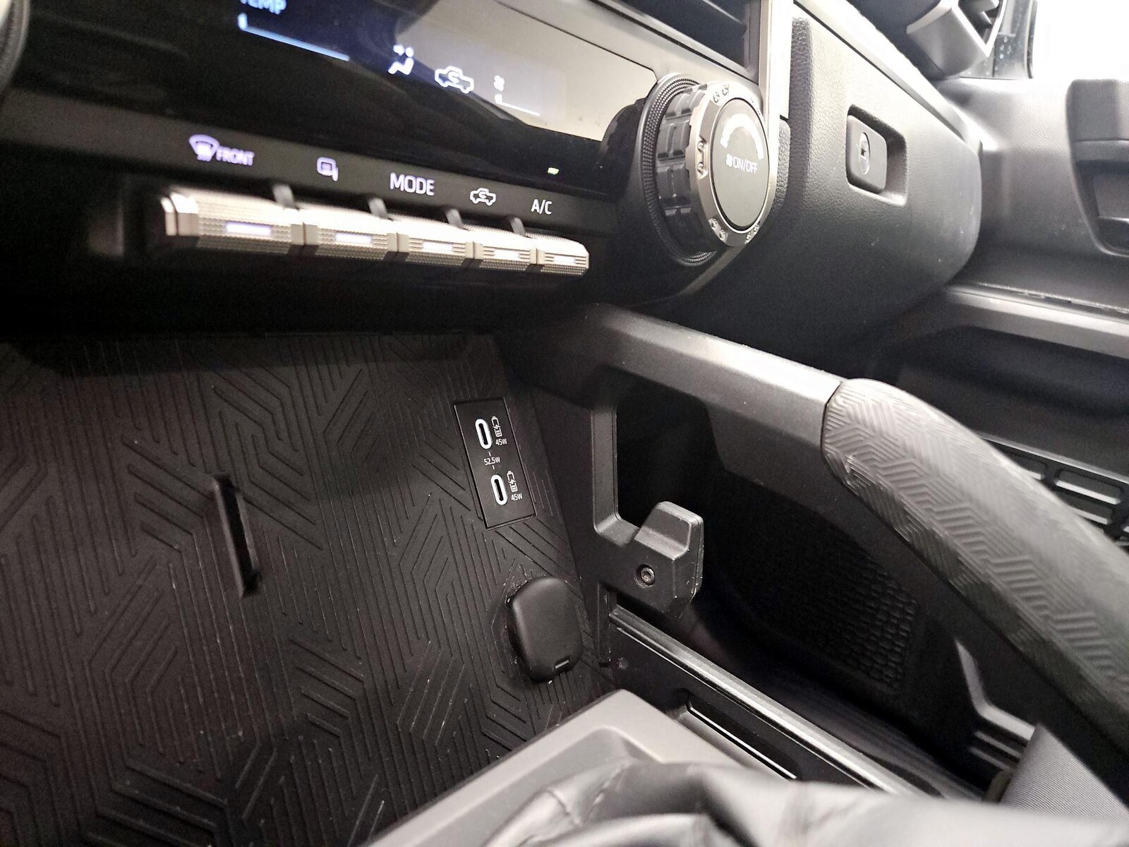 2025 Toyota Tacoma SR - Photo 20