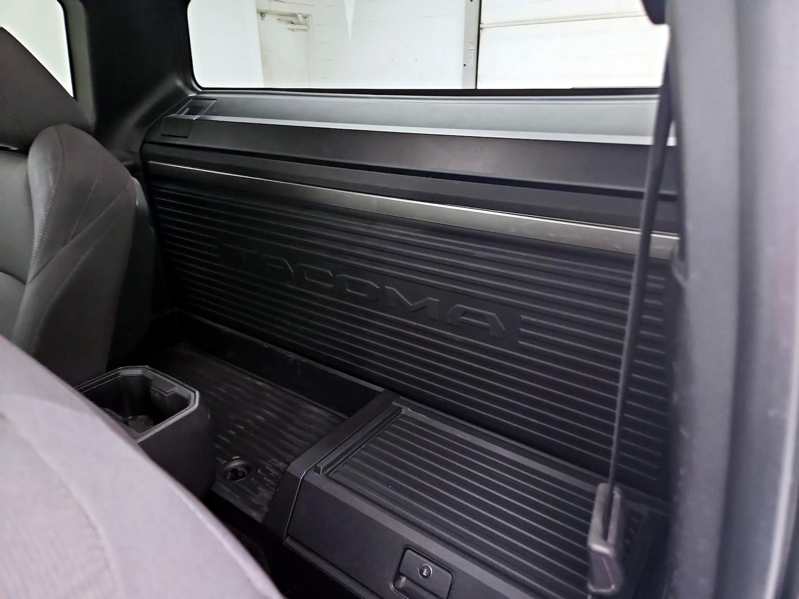 2025 Toyota Tacoma SR - Photo 21