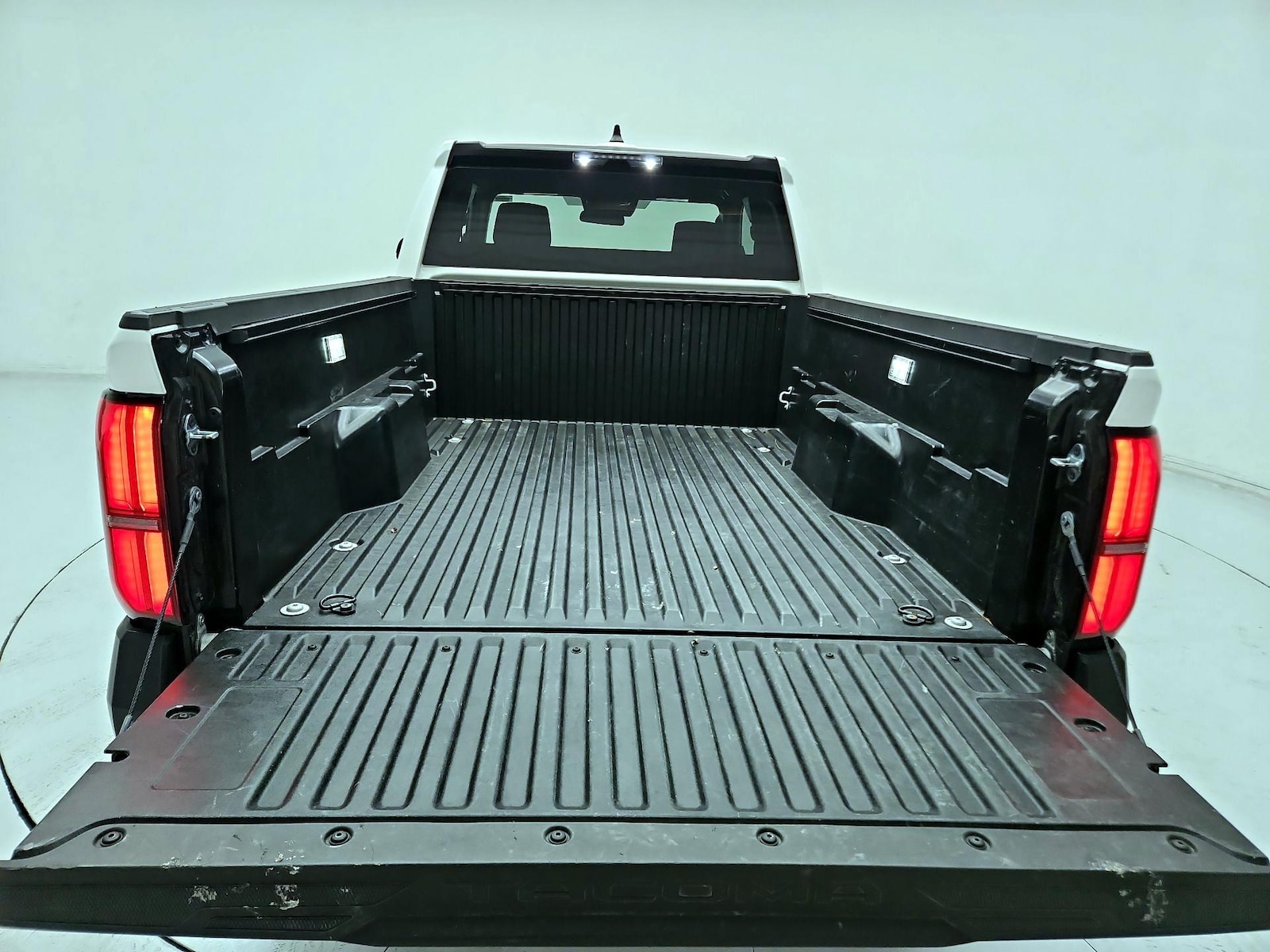 2025 Toyota Tacoma SR - Photo 22