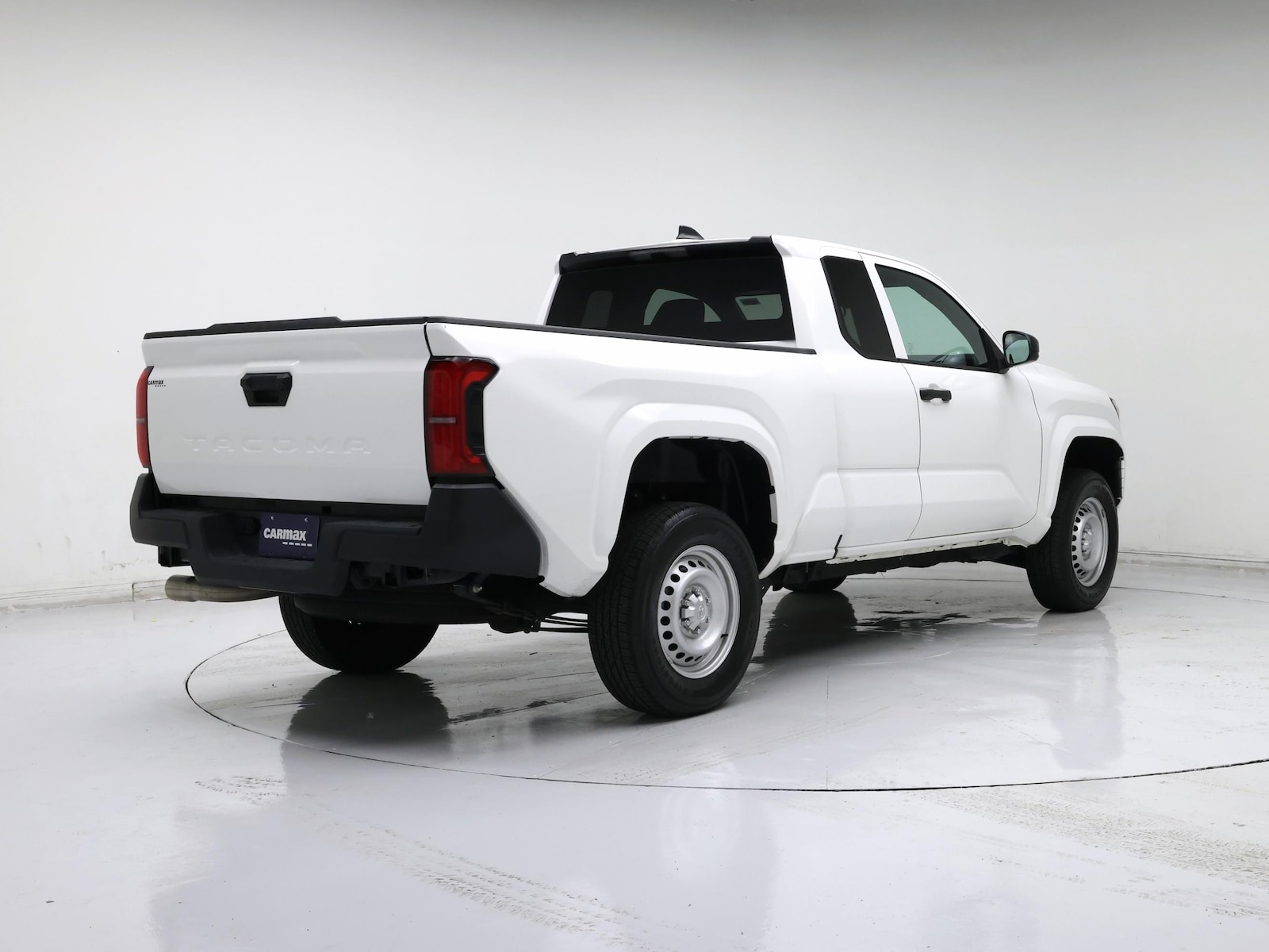 2025 Toyota Tacoma SR - Photo 9