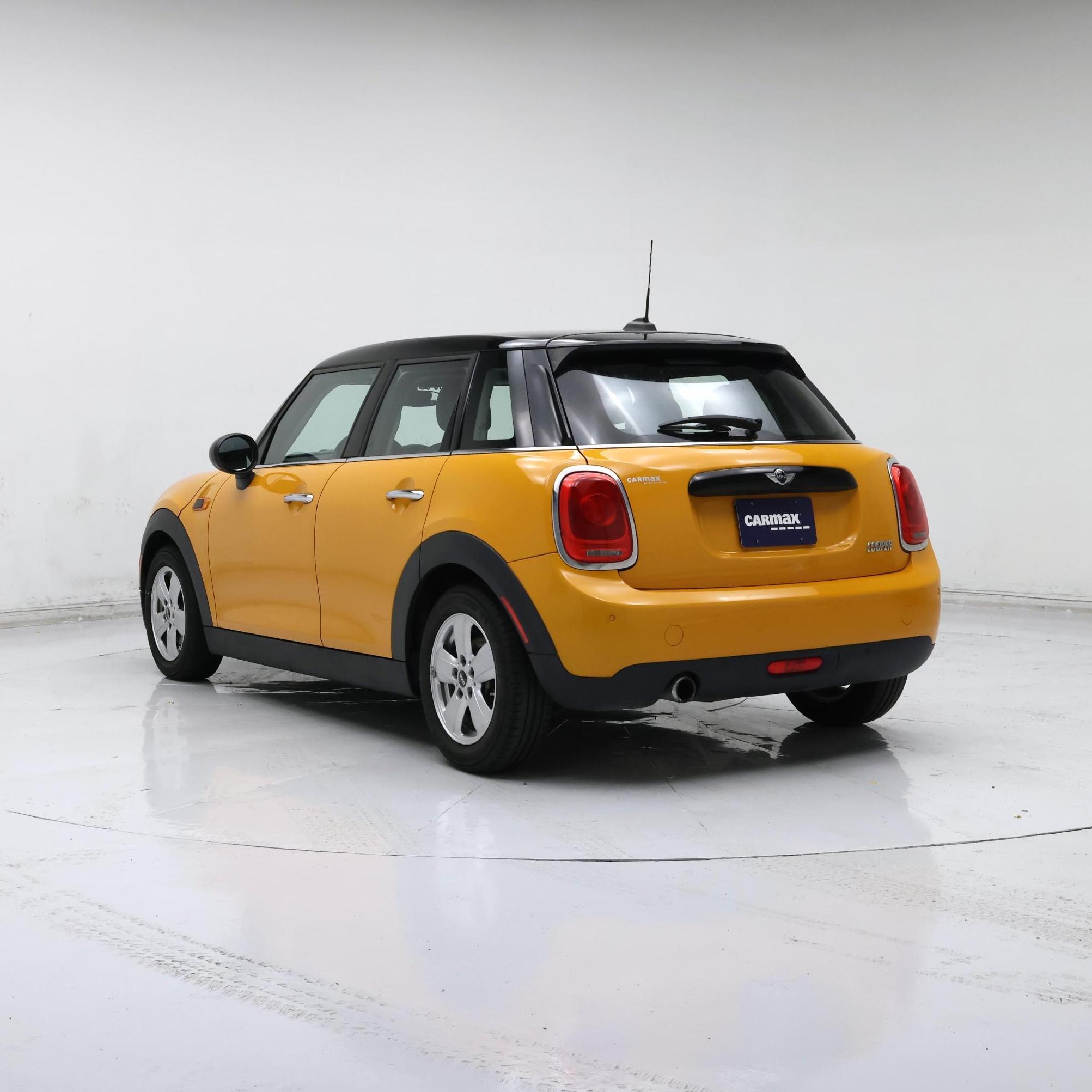 Thumbnail: 2017 MINI Cooper Hardtop - 2