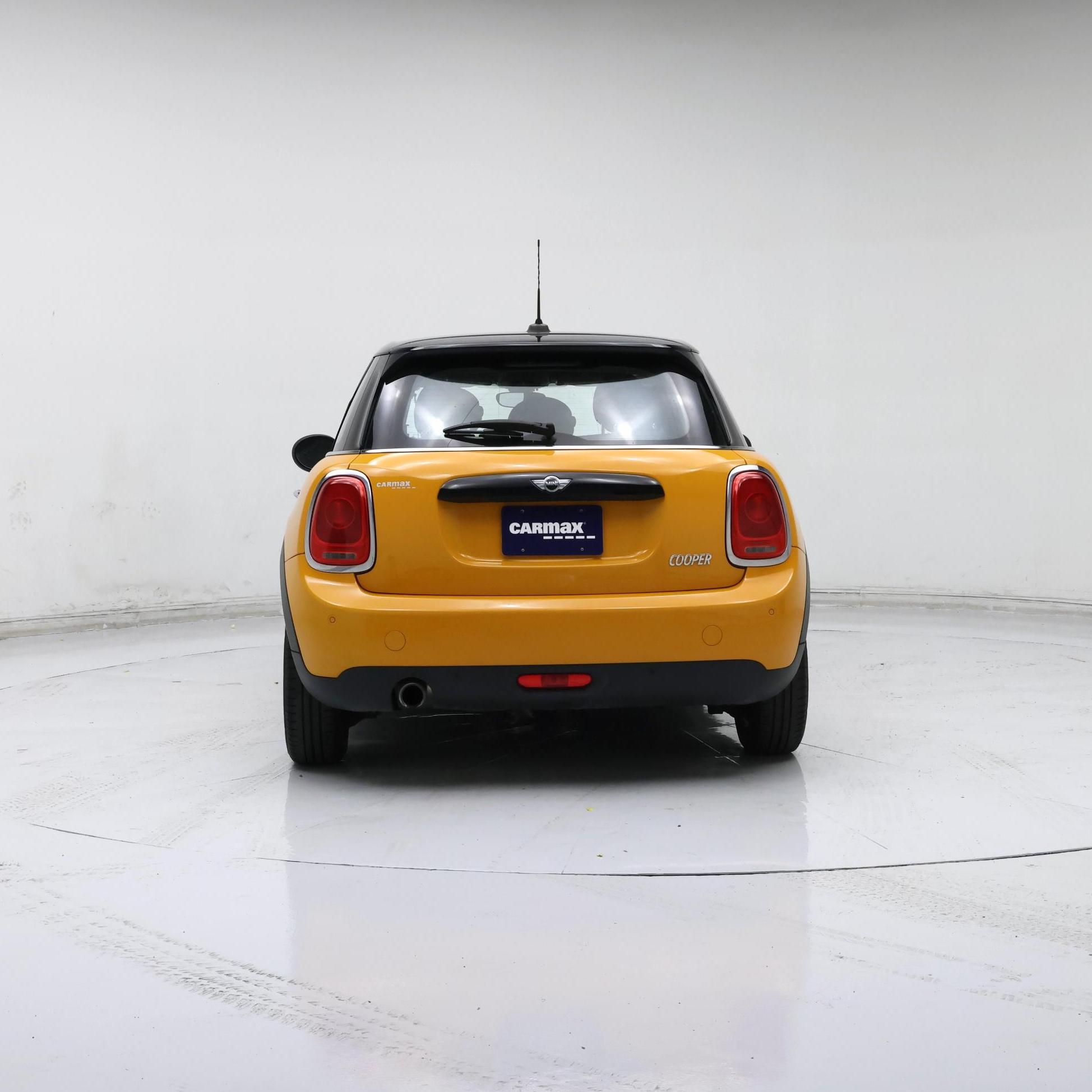 Thumbnail: 2017 MINI Cooper Hardtop - 6