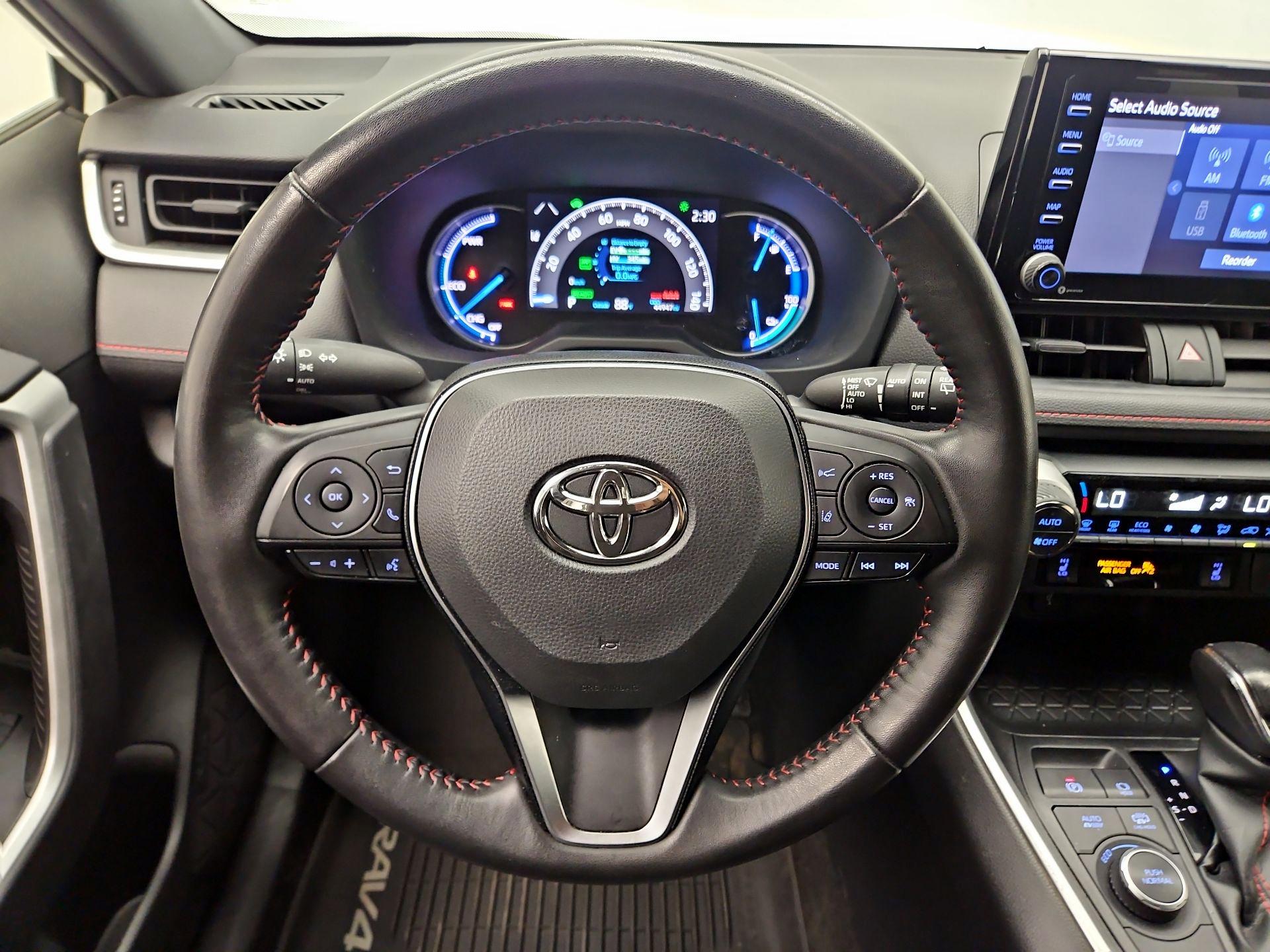 Thumbnail: 2021 Toyota RAV4 - 10