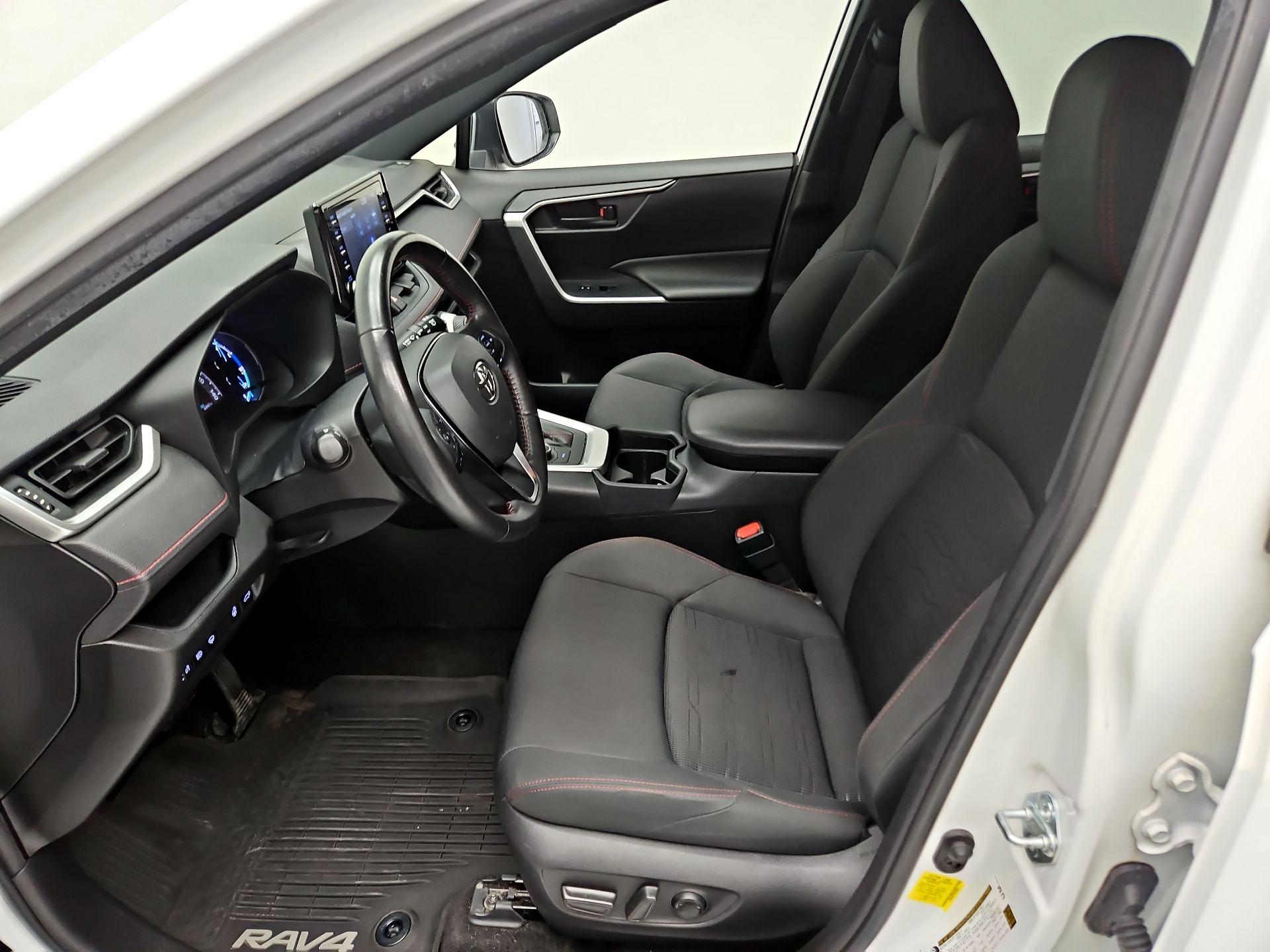 Thumbnail: 2021 Toyota RAV4 - 11