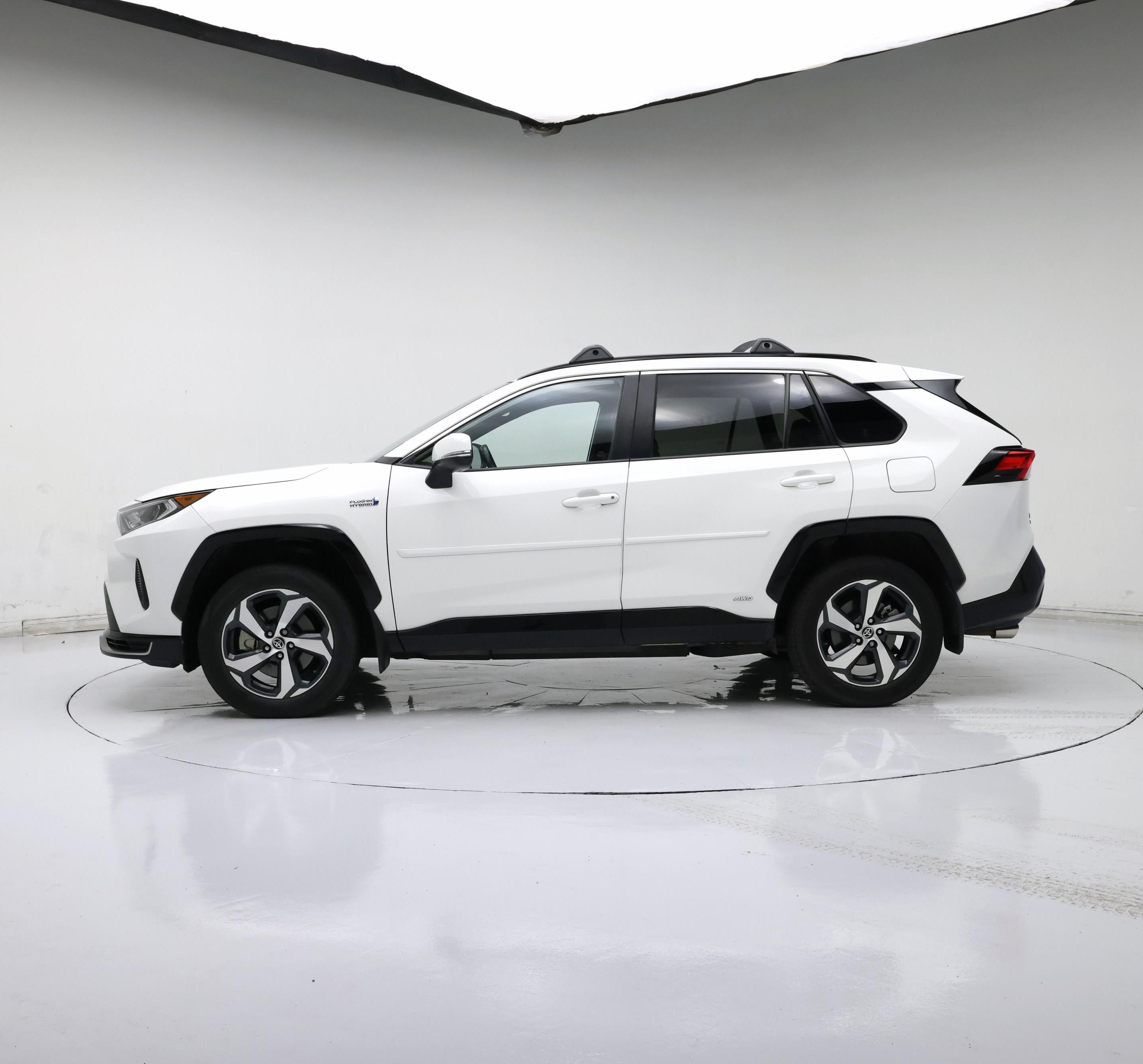 Thumbnail: 2021 Toyota RAV4 - 3
