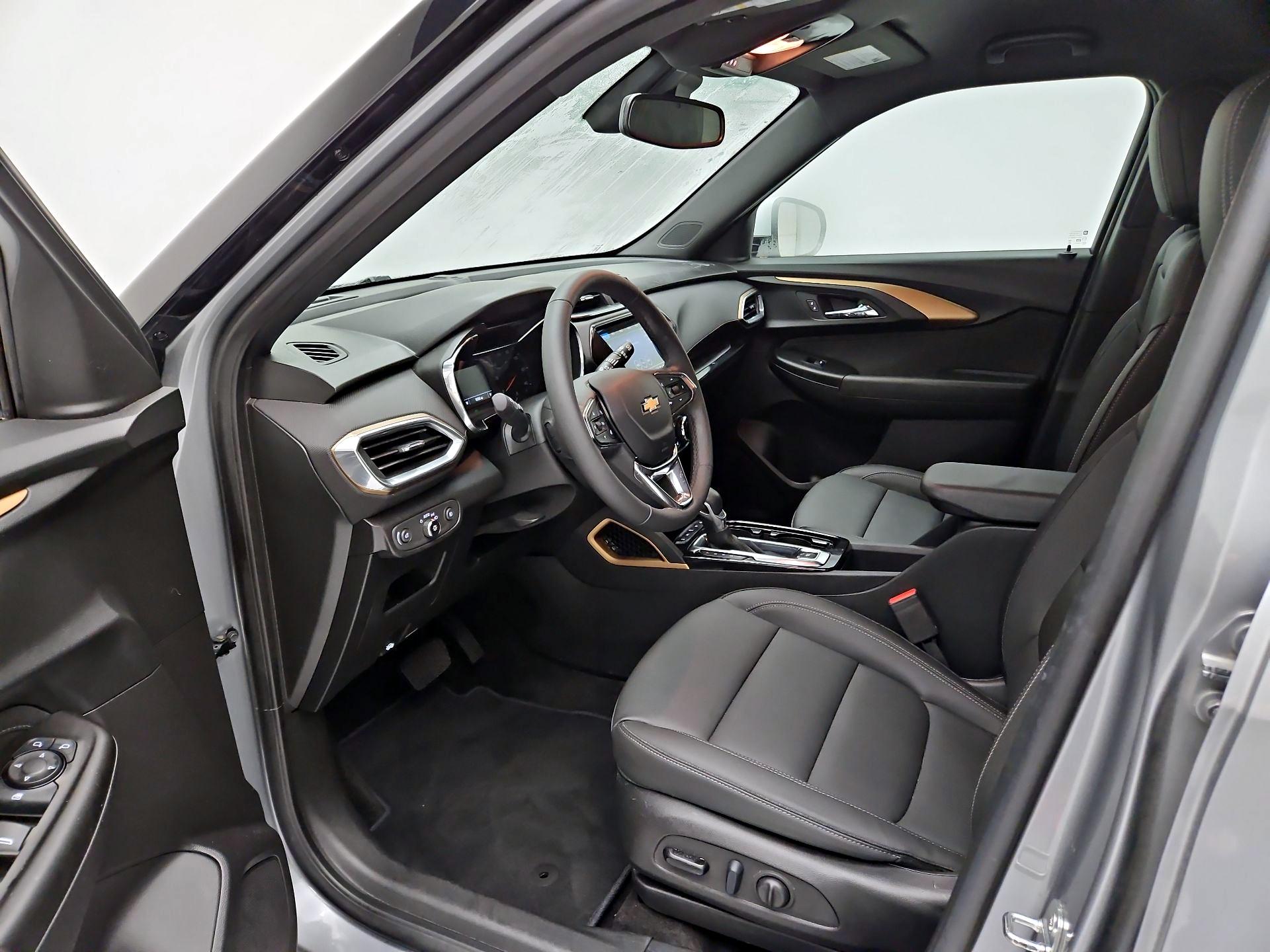 Thumbnail: 2023 Chevrolet TrailBlazer - 11