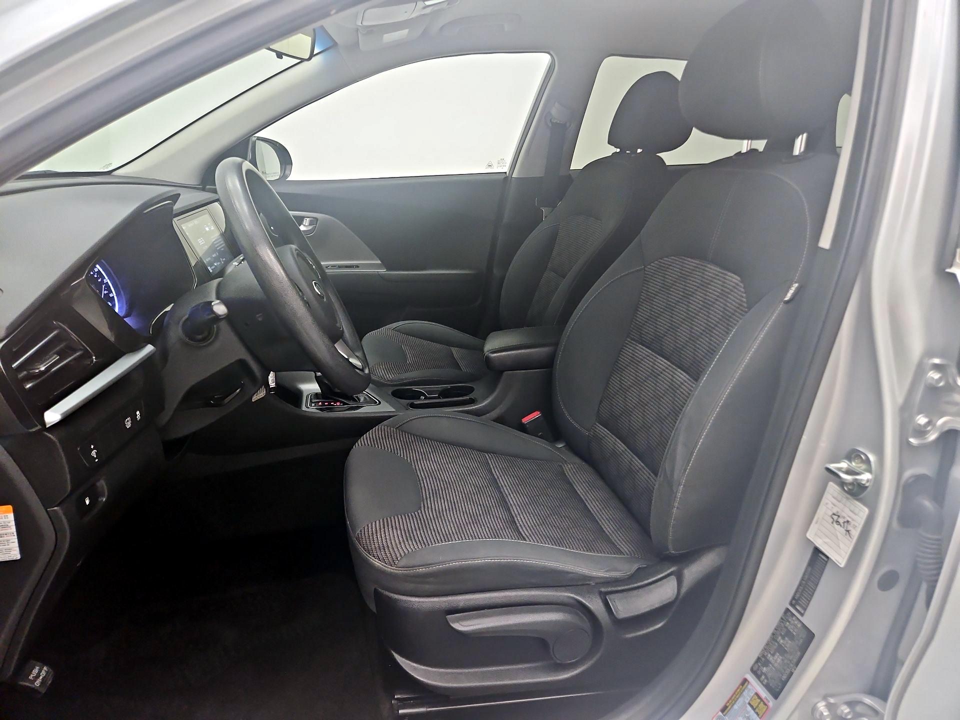 Thumbnail: 2020 Kia Niro - 11