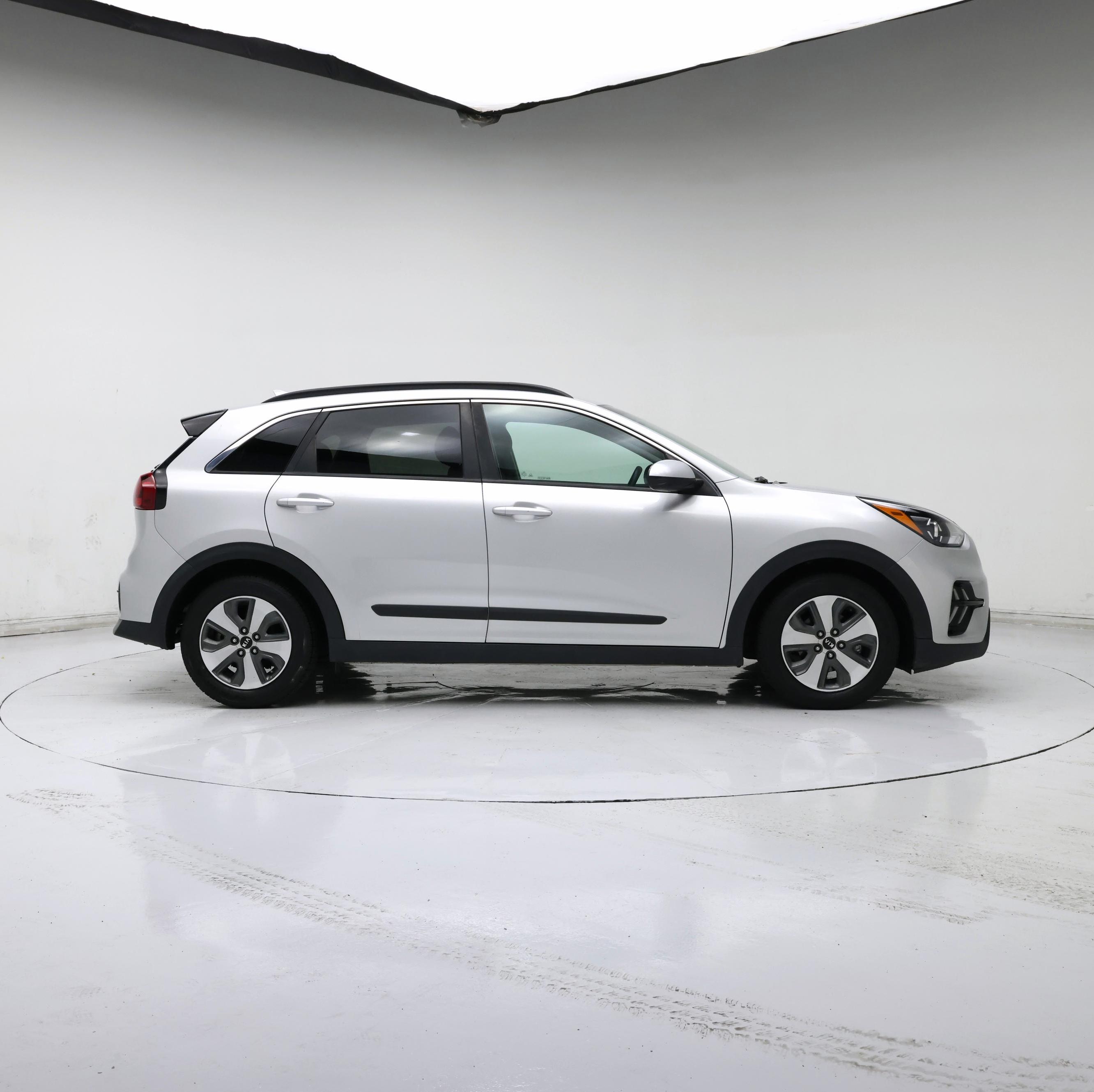 Thumbnail: 2020 Kia Niro - 7