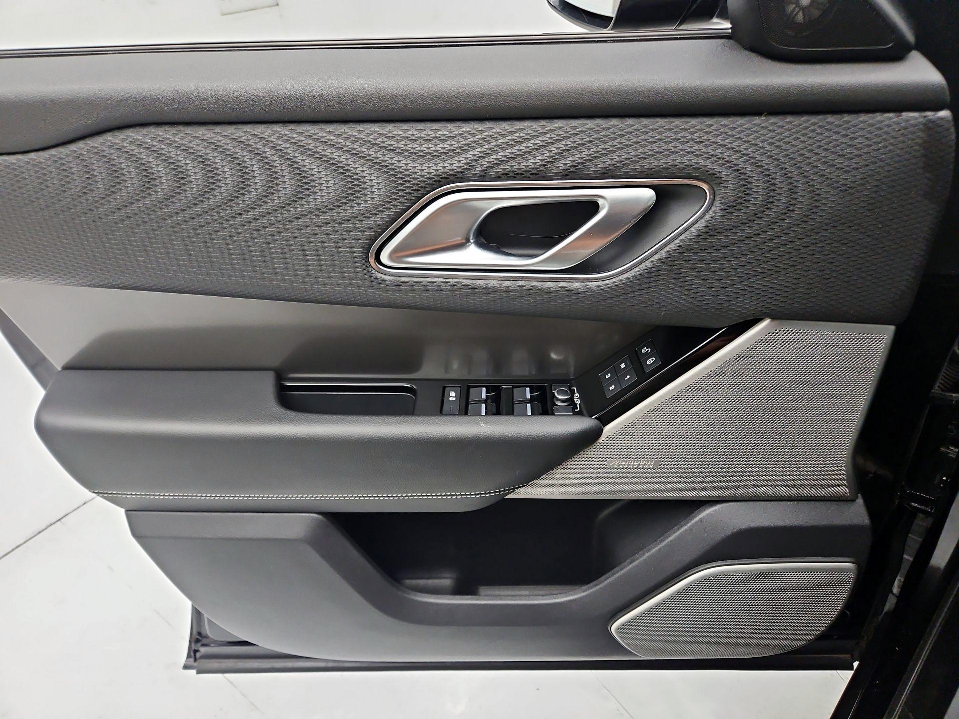 Thumbnail: 2020 Land Rover Range Rover Velar - 12