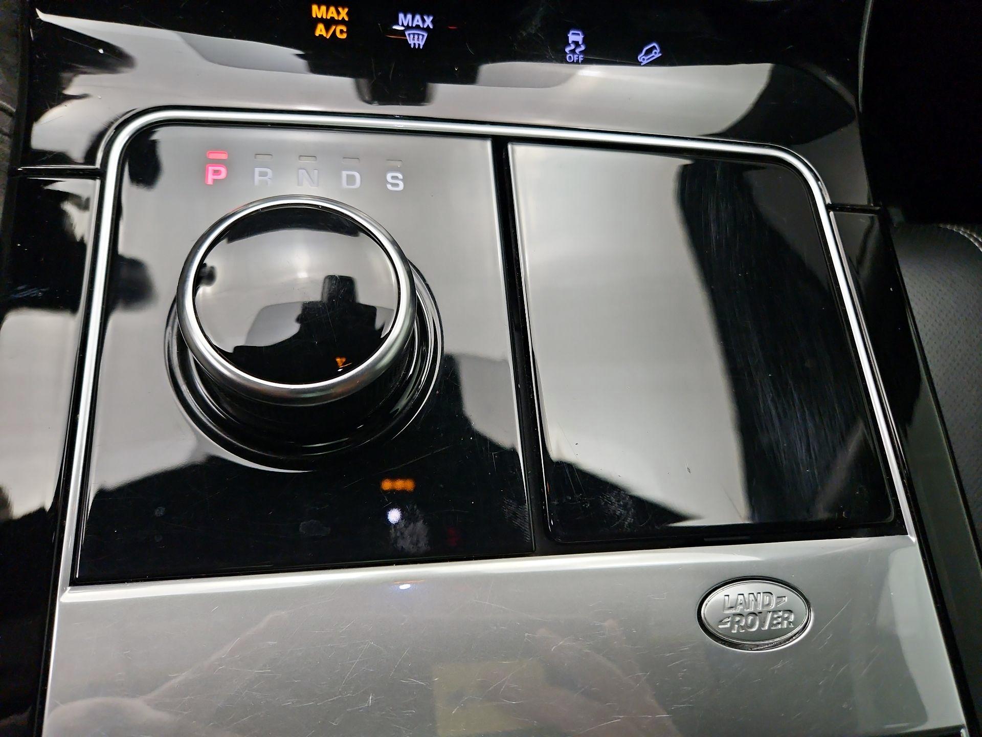 Thumbnail: 2020 Land Rover Range Rover Velar - 18