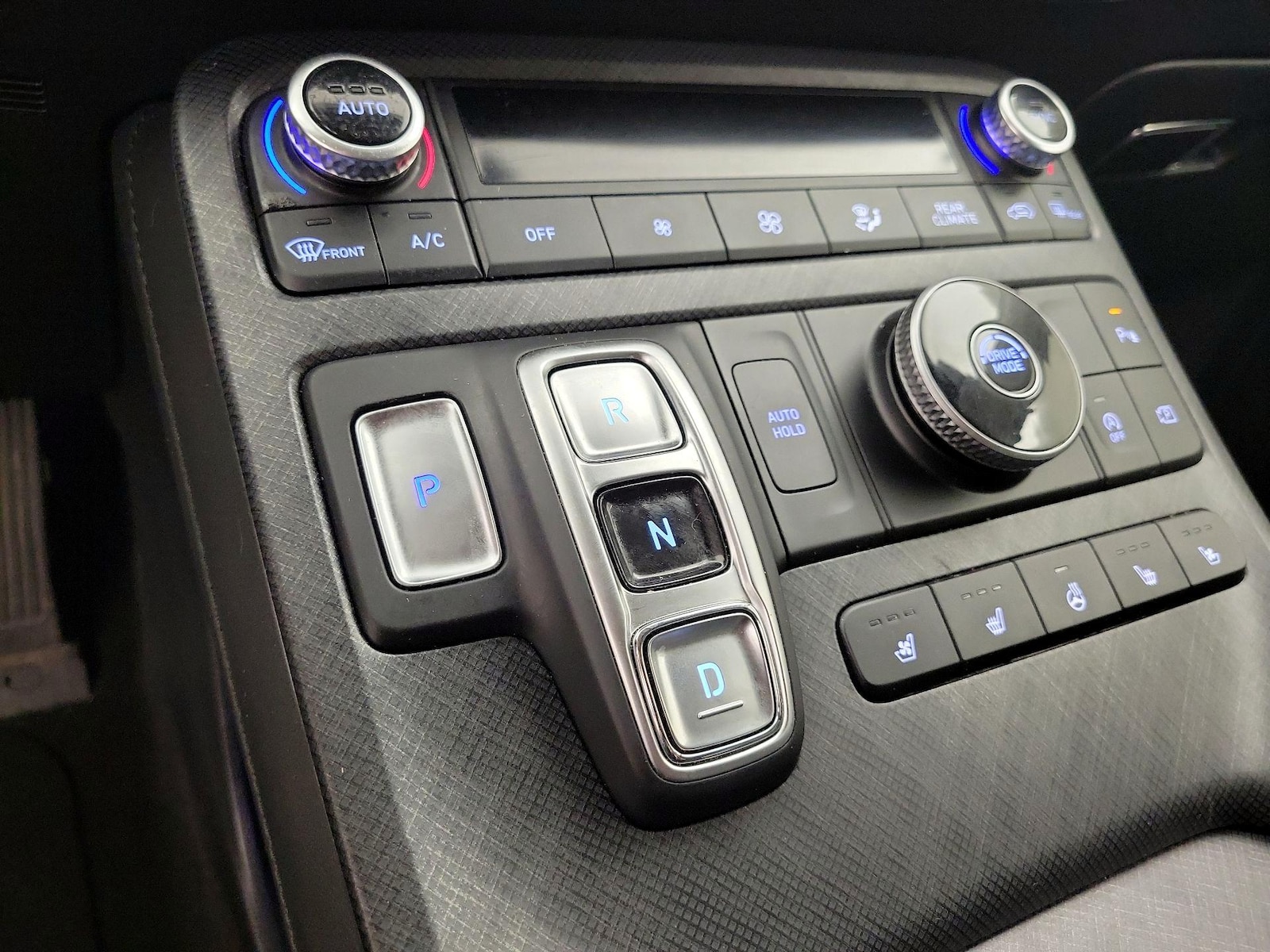 2024 Hyundai Palisade Limited - Photo 19
