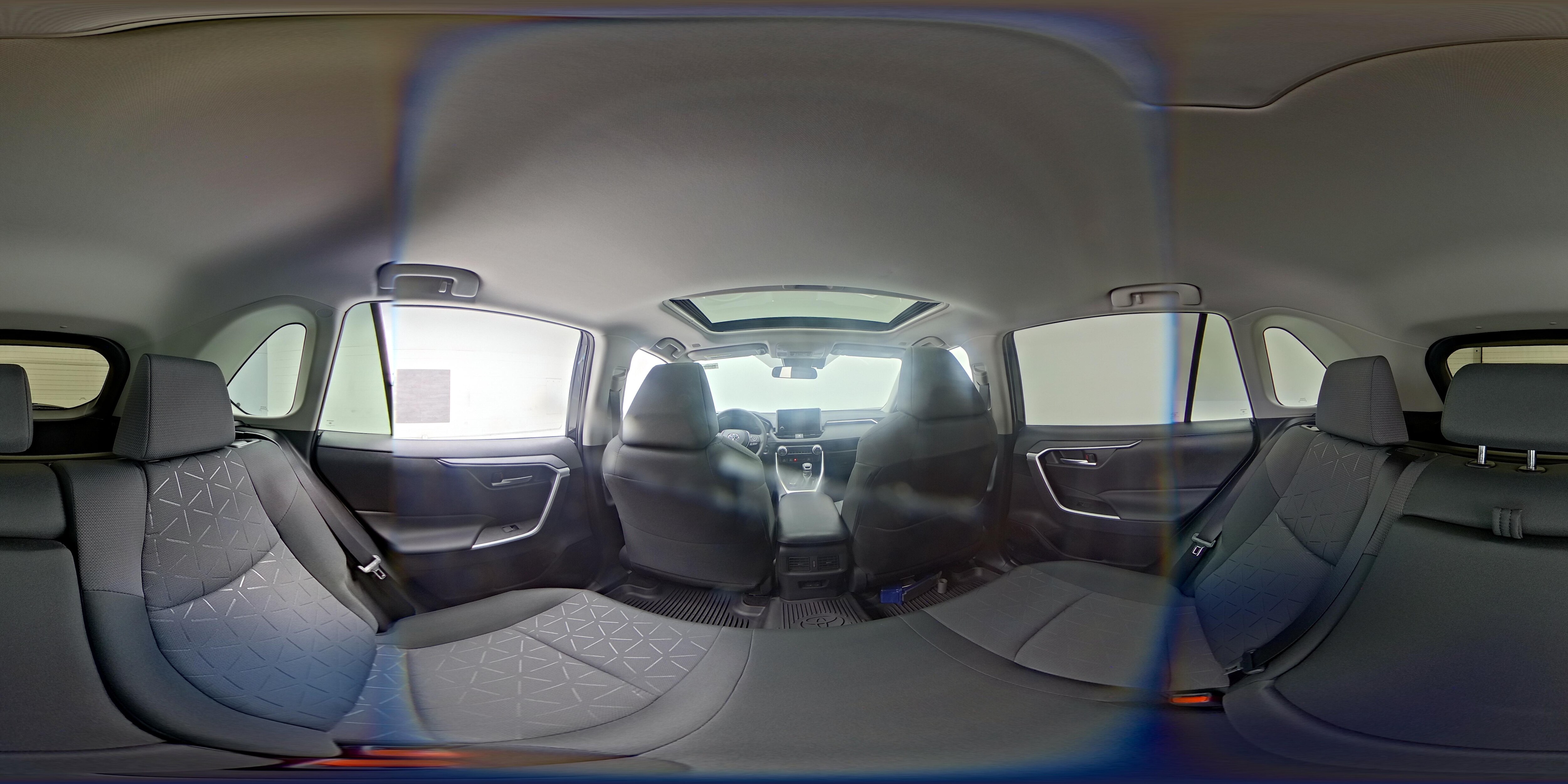 2025 Toyota RAV4 XLE - Photo 28