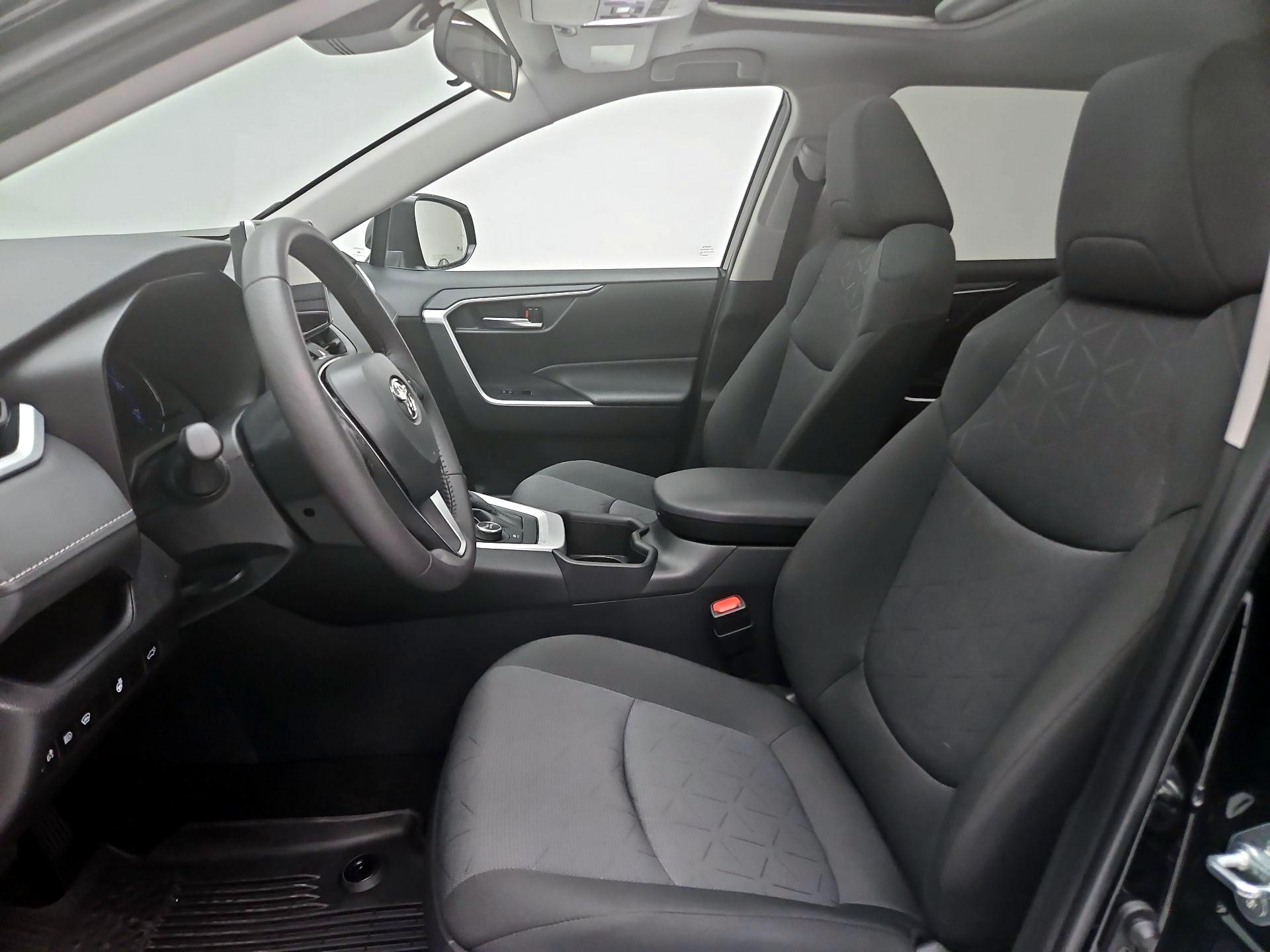 Thumbnail: 2025 Toyota RAV4 - 11