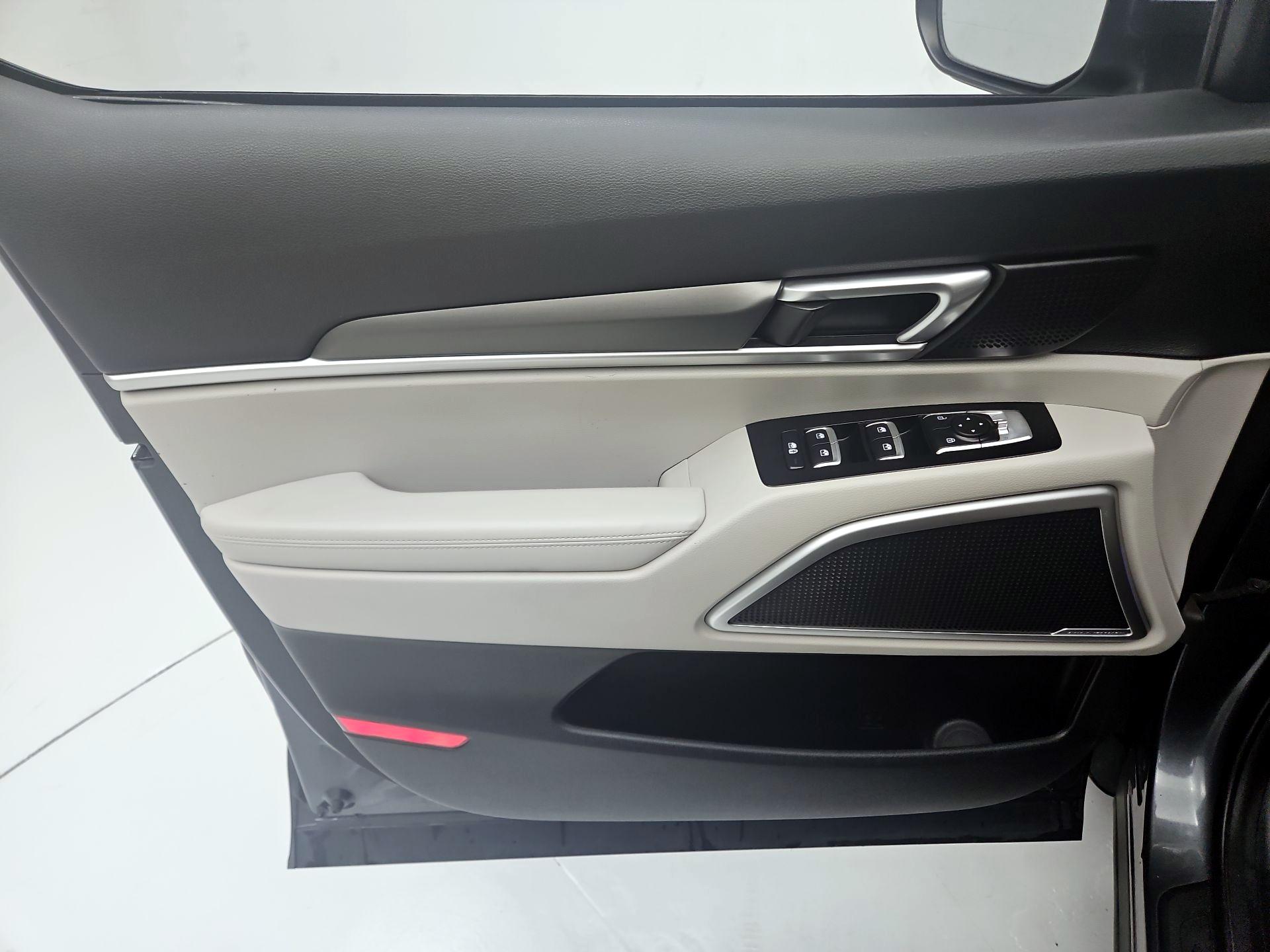 Thumbnail: 2020 Kia Telluride - 12