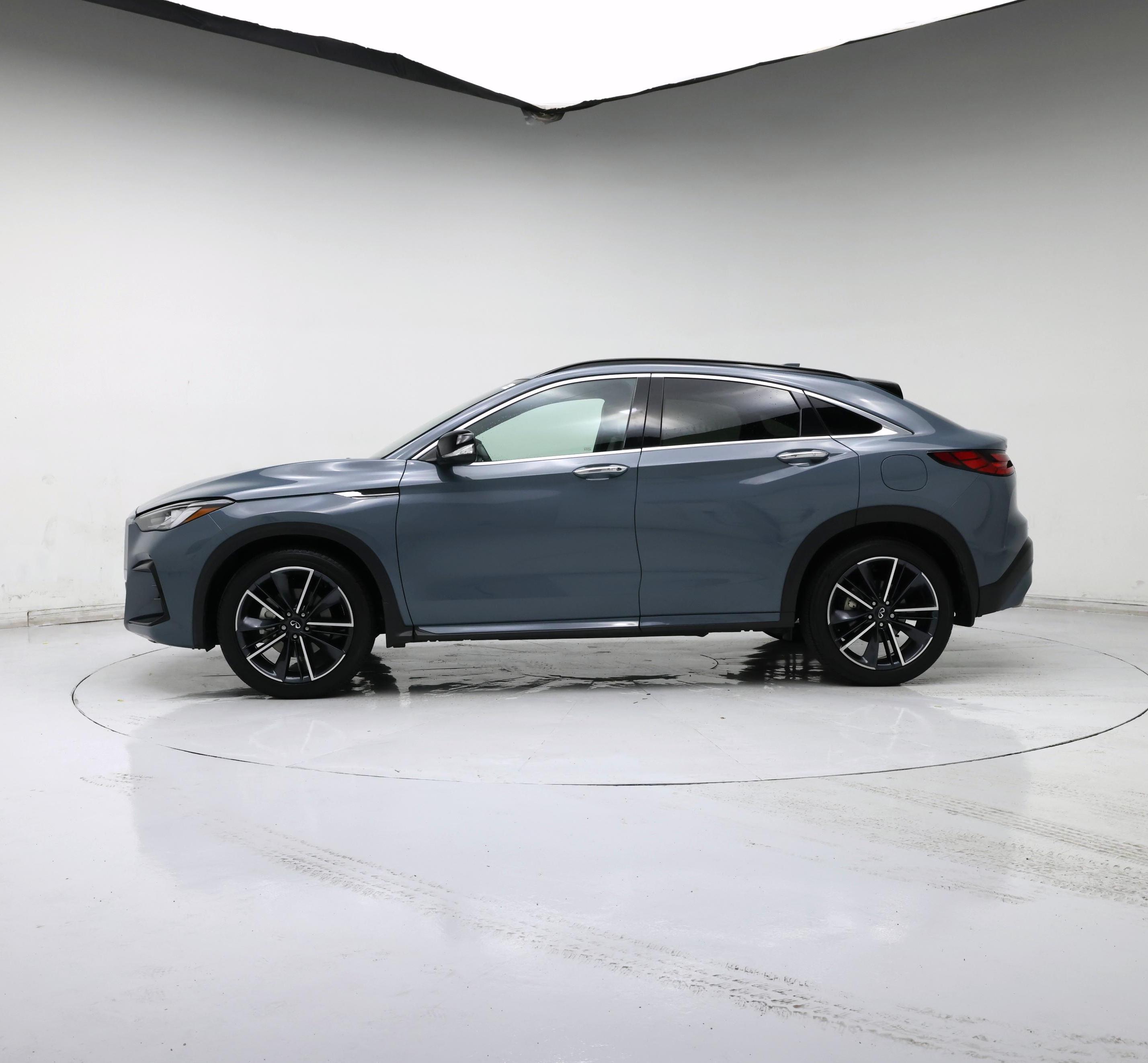 Thumbnail: 2023 INFINITI QX55 - 3