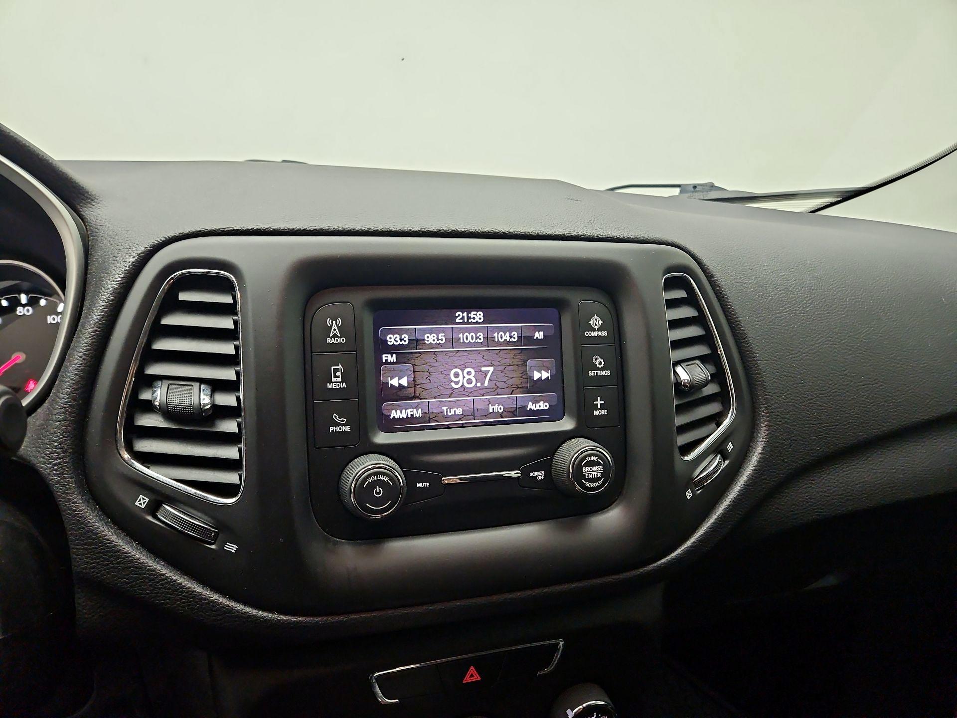 Thumbnail: 2017 Jeep Compass - 15