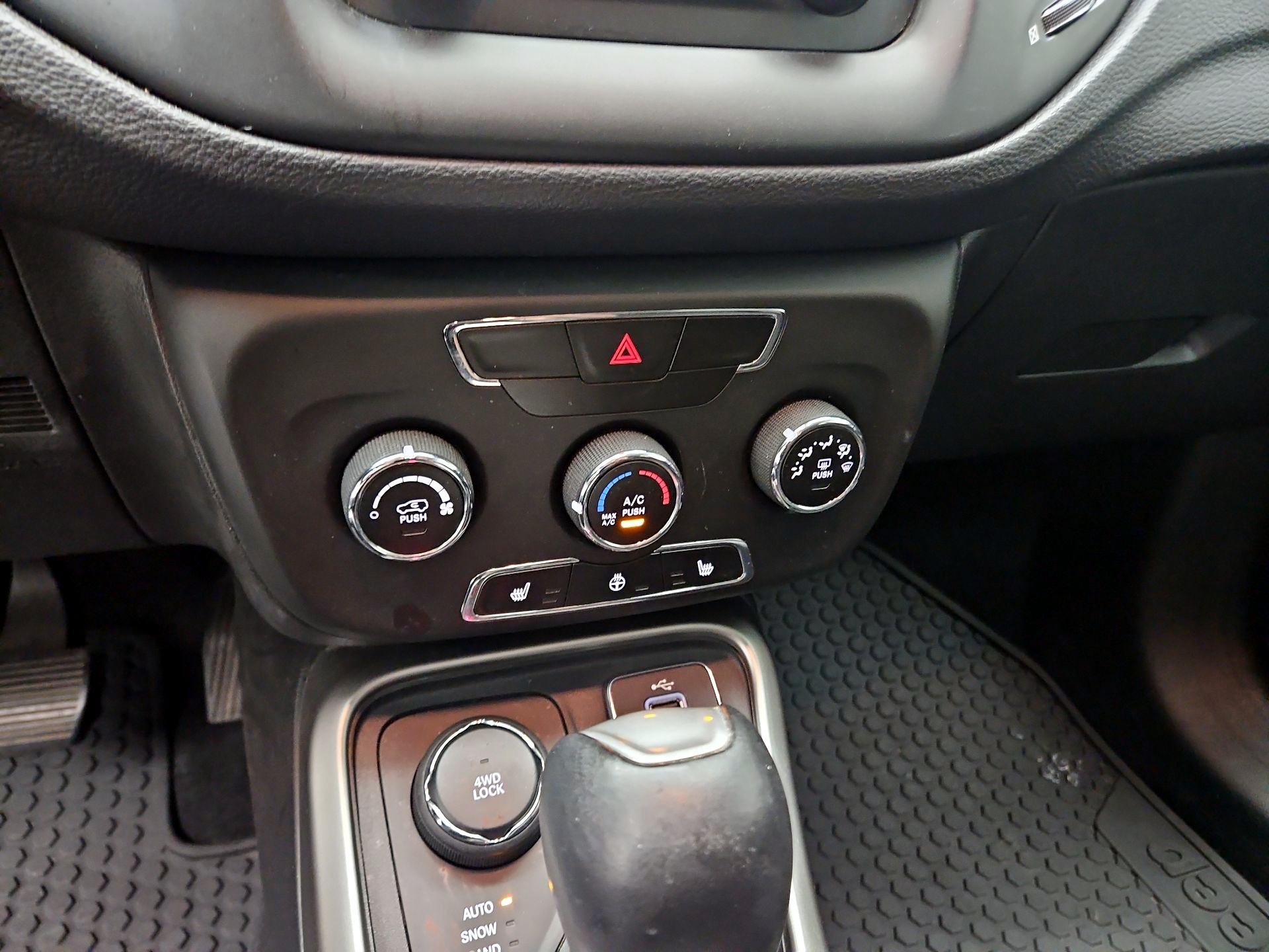 Thumbnail: 2017 Jeep Compass - 16