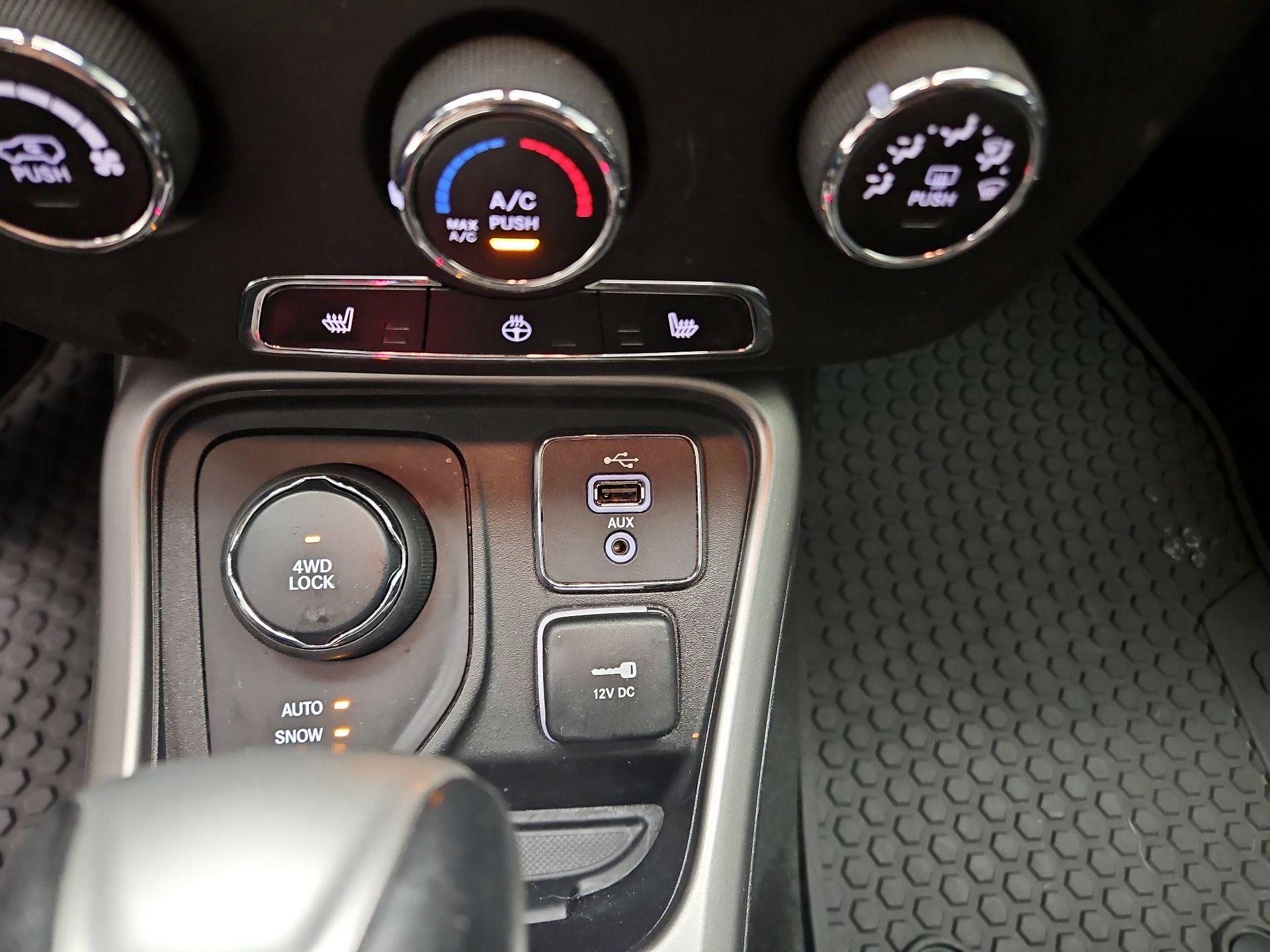 Thumbnail: 2017 Jeep Compass - 18