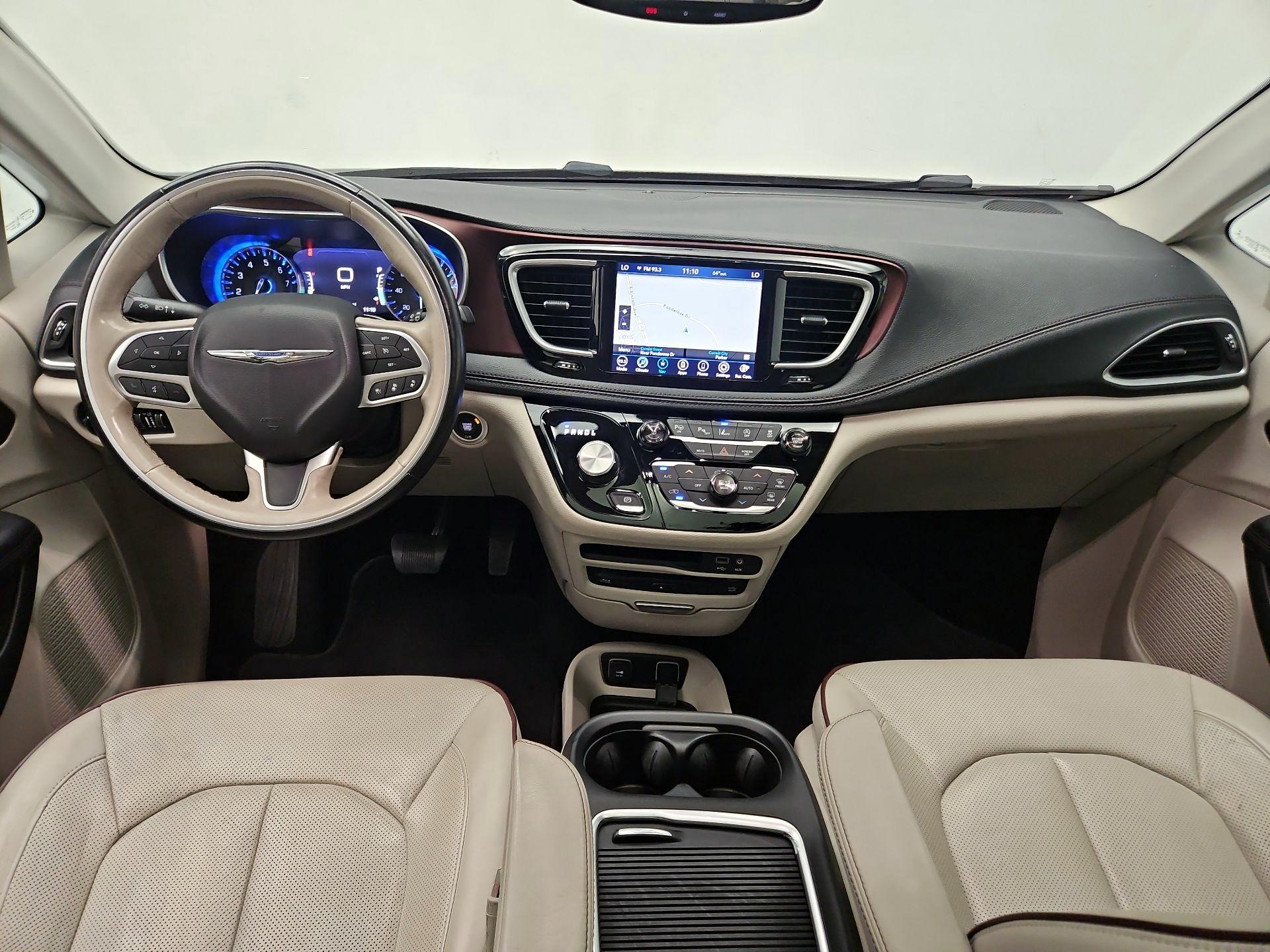 Thumbnail: 2019 Chrysler Pacifica - 9