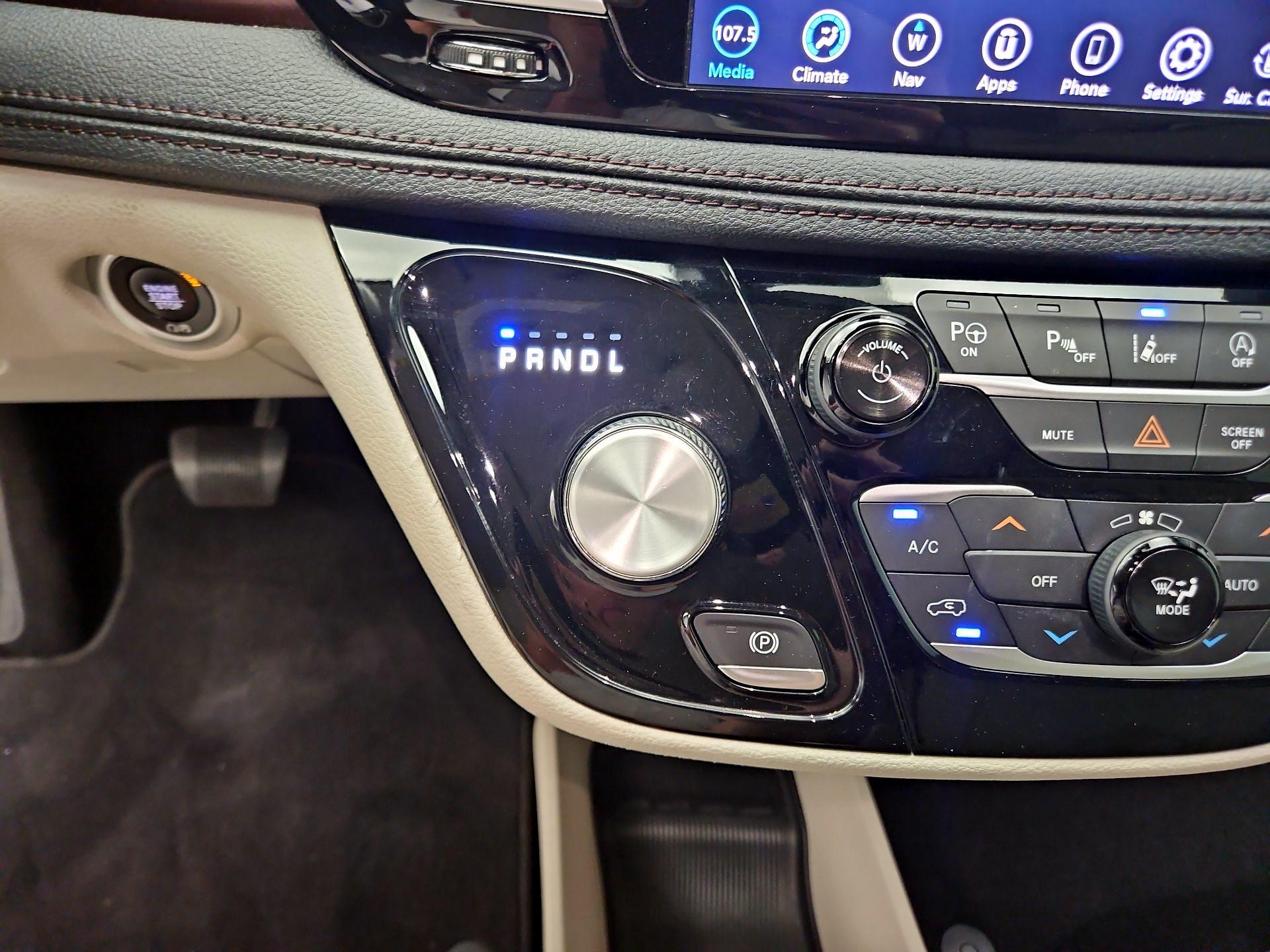 Thumbnail: 2019 Chrysler Pacifica - 18