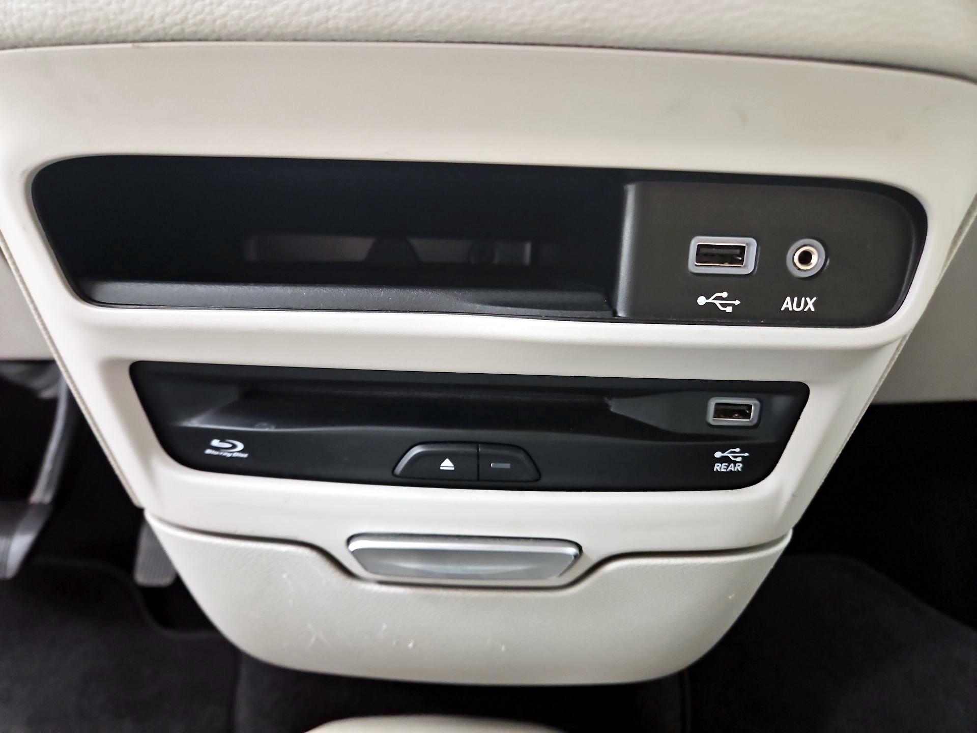 Thumbnail: 2019 Chrysler Pacifica - 19