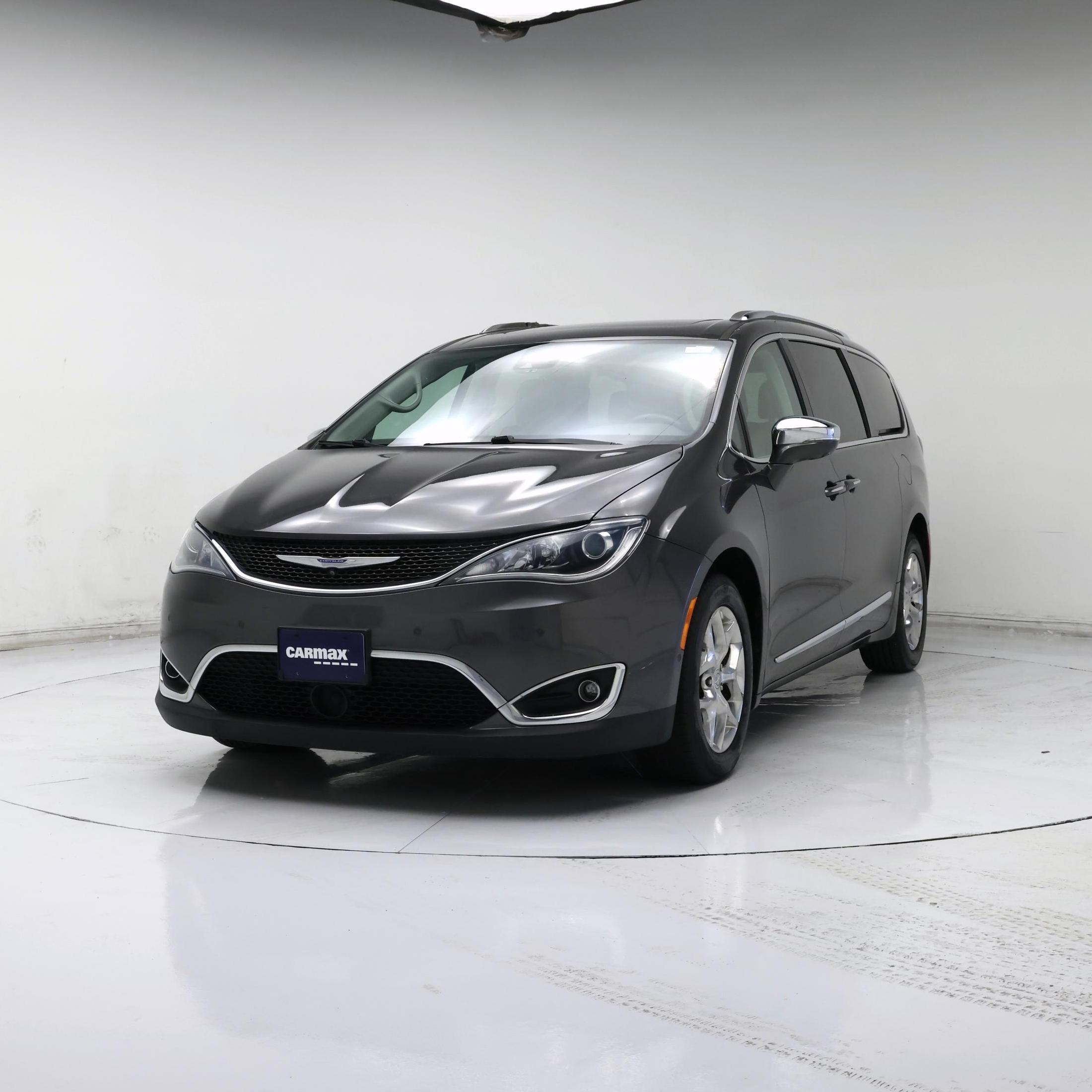 Thumbnail: 2019 Chrysler Pacifica - 4