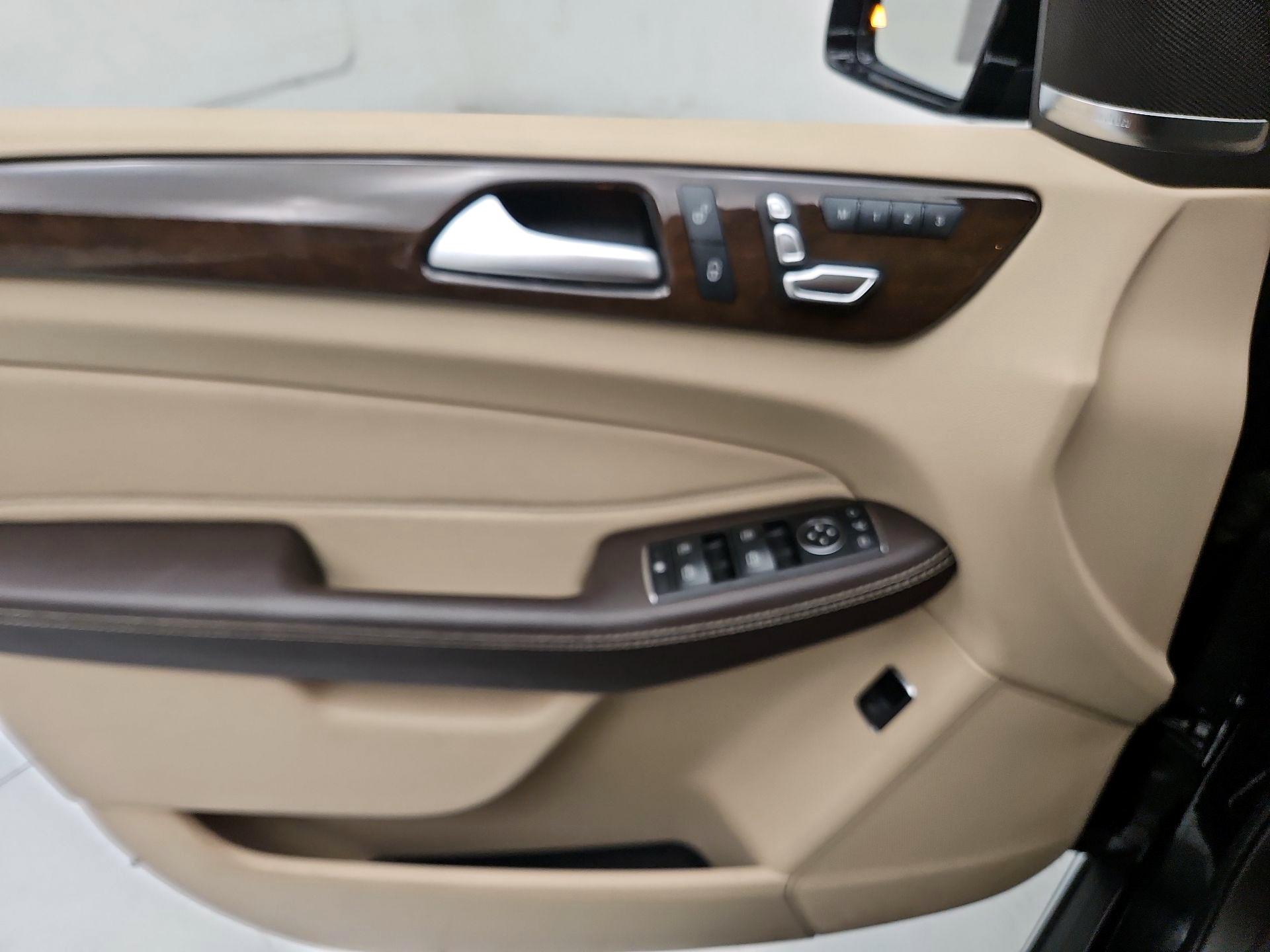 Thumbnail: 2018 Mercedes-Benz GLE - 12