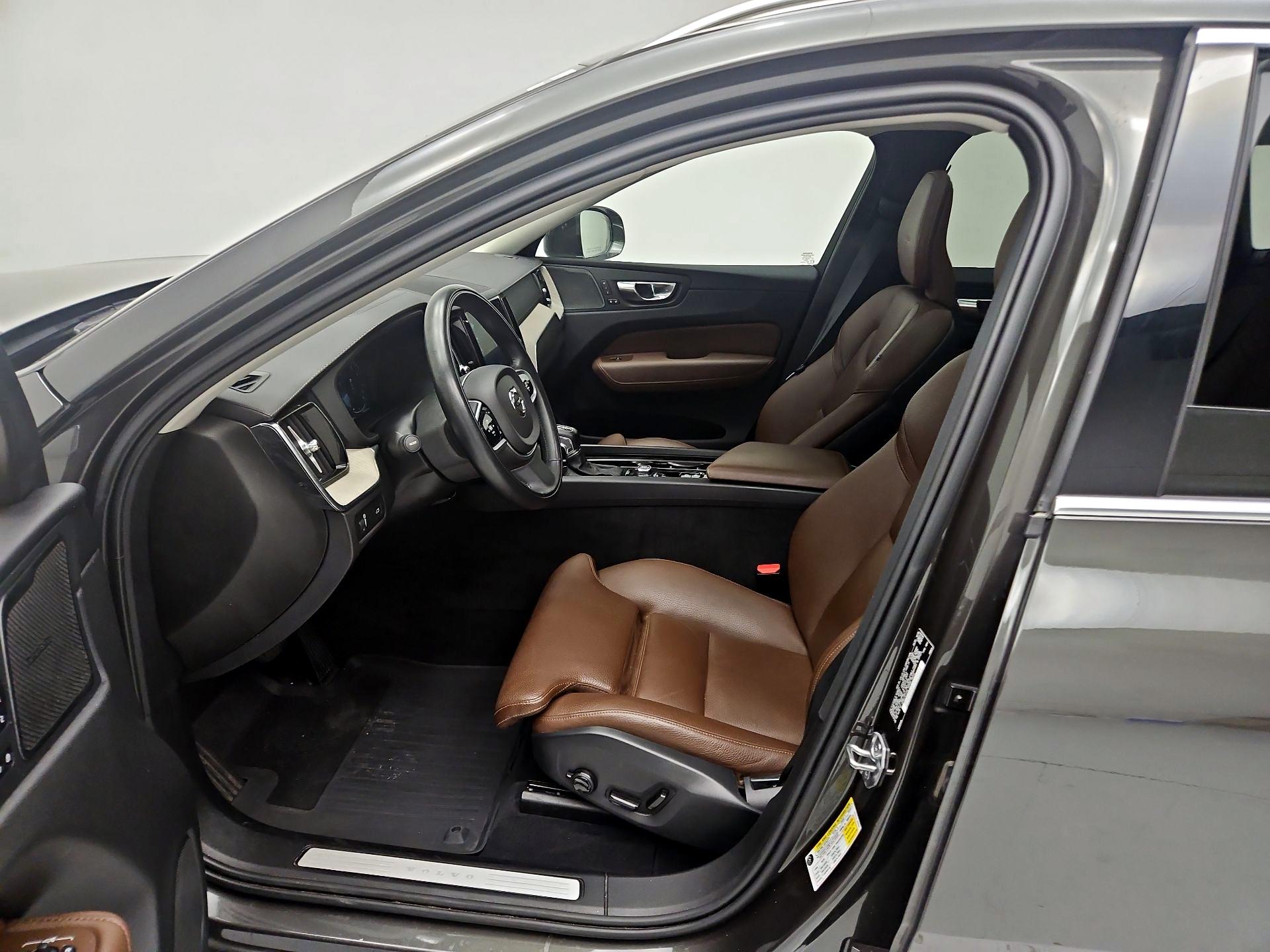 Thumbnail: 2020 Volvo XC60 - 11