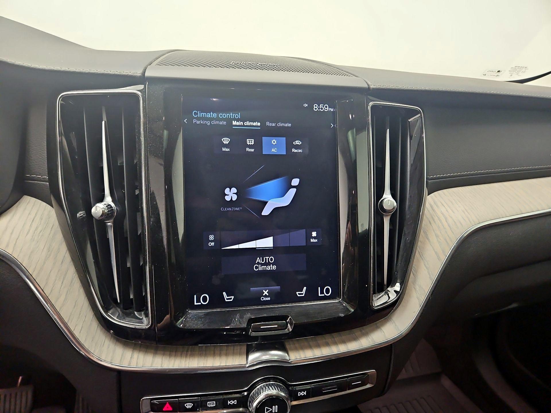 Thumbnail: 2020 Volvo XC60 - 17